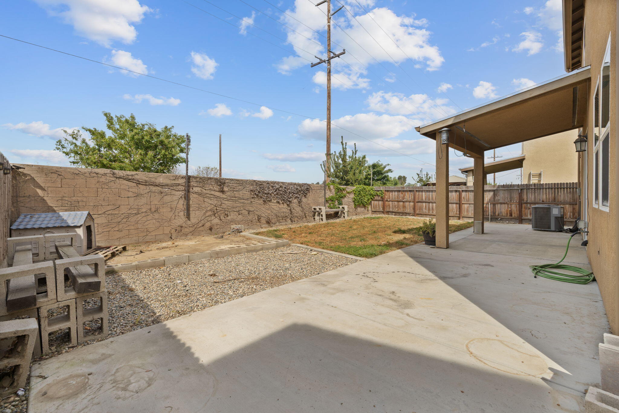 641 S Laguna St, Visalia, CA 93292