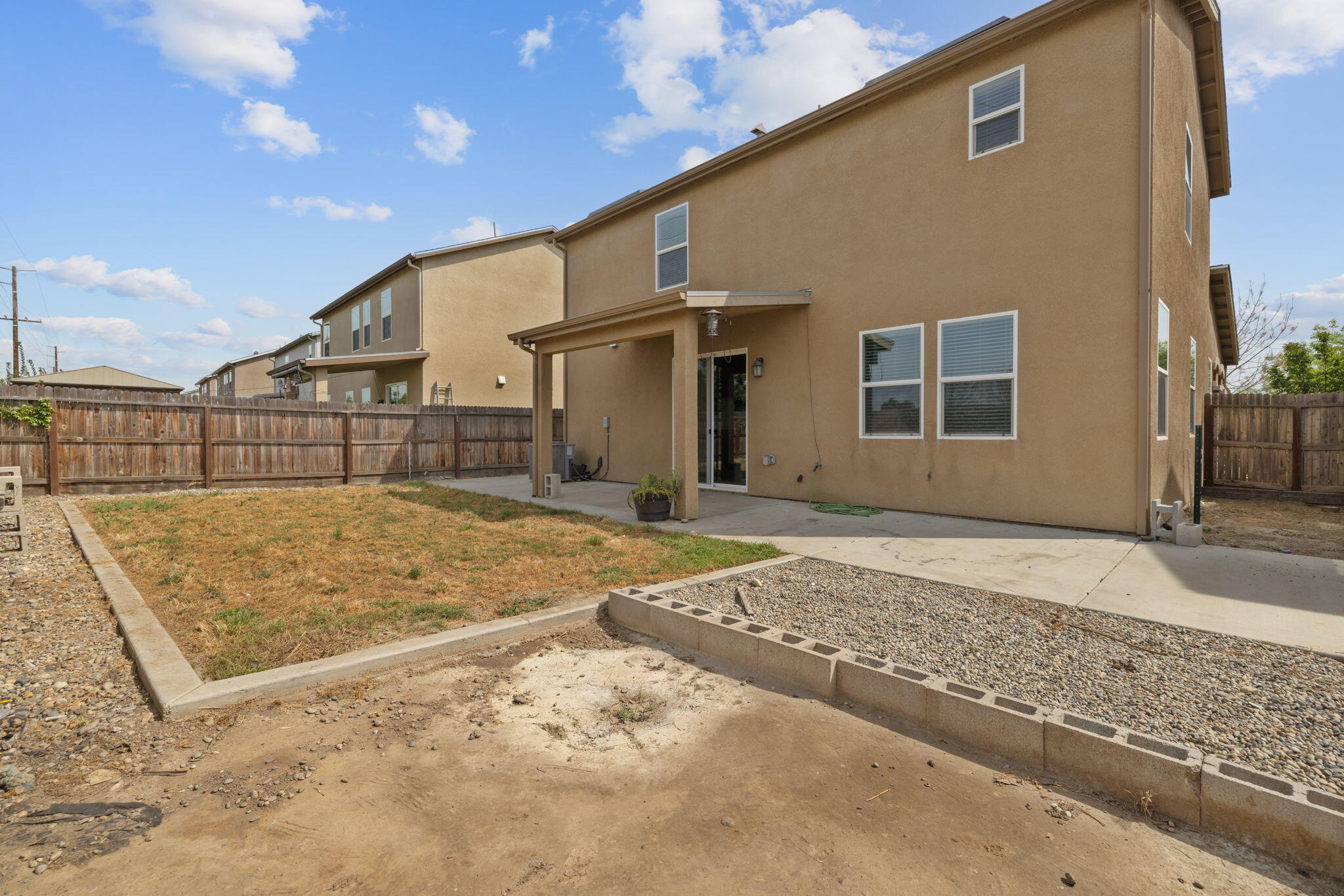 641 S Laguna St, Visalia, CA 93292