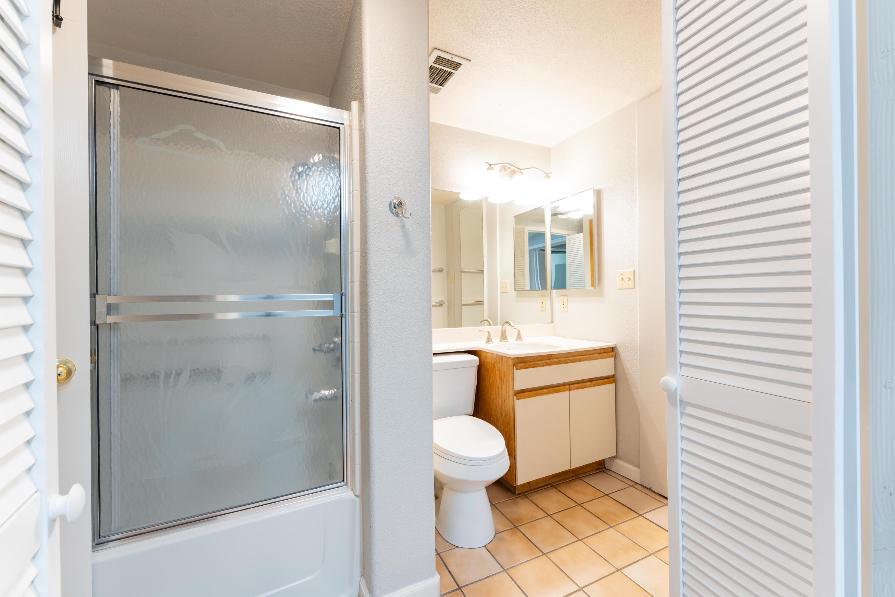 2090 Short Dr, Hanford, CA 93230