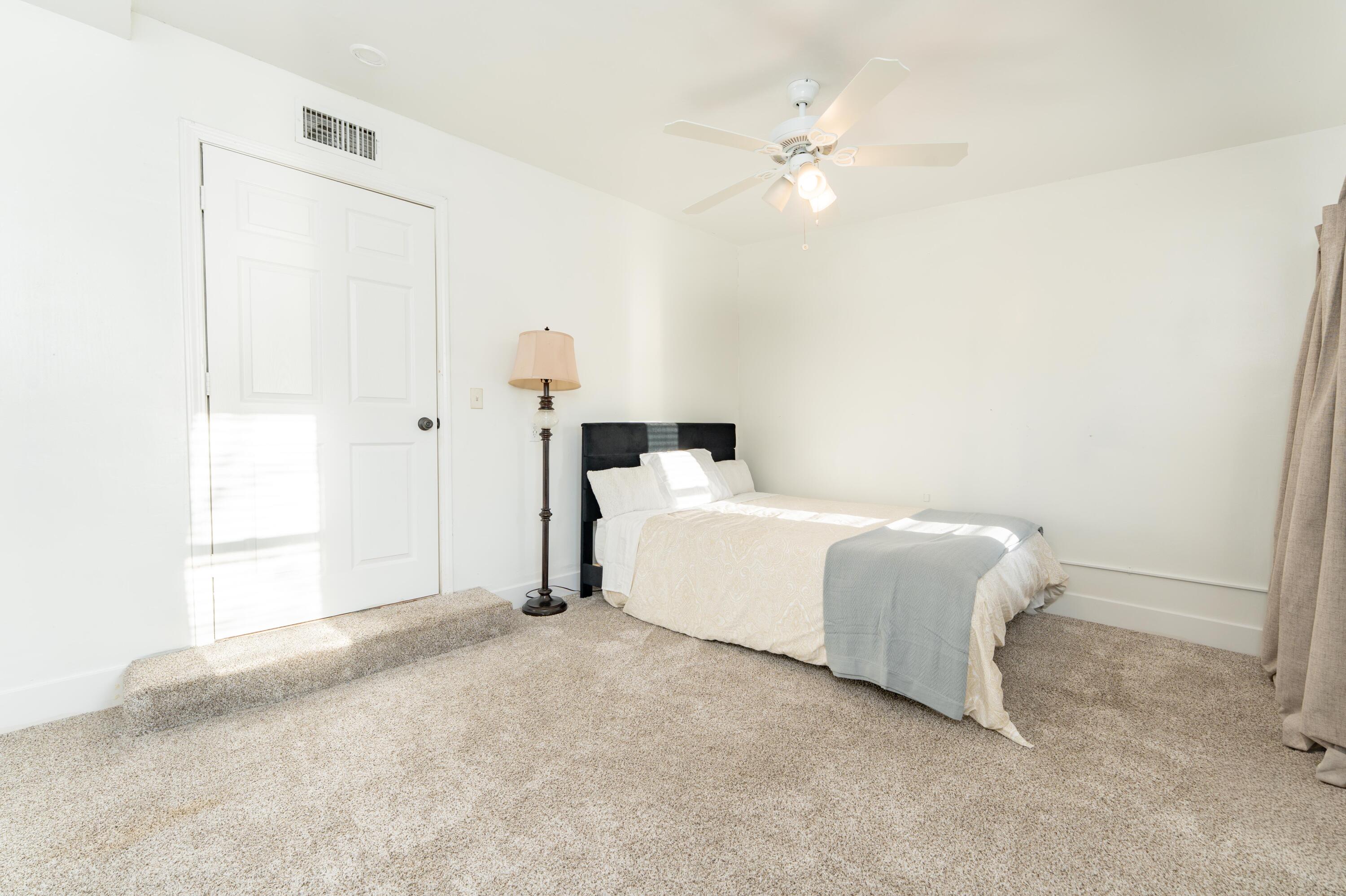 2090 Short Dr, Hanford, CA 93230