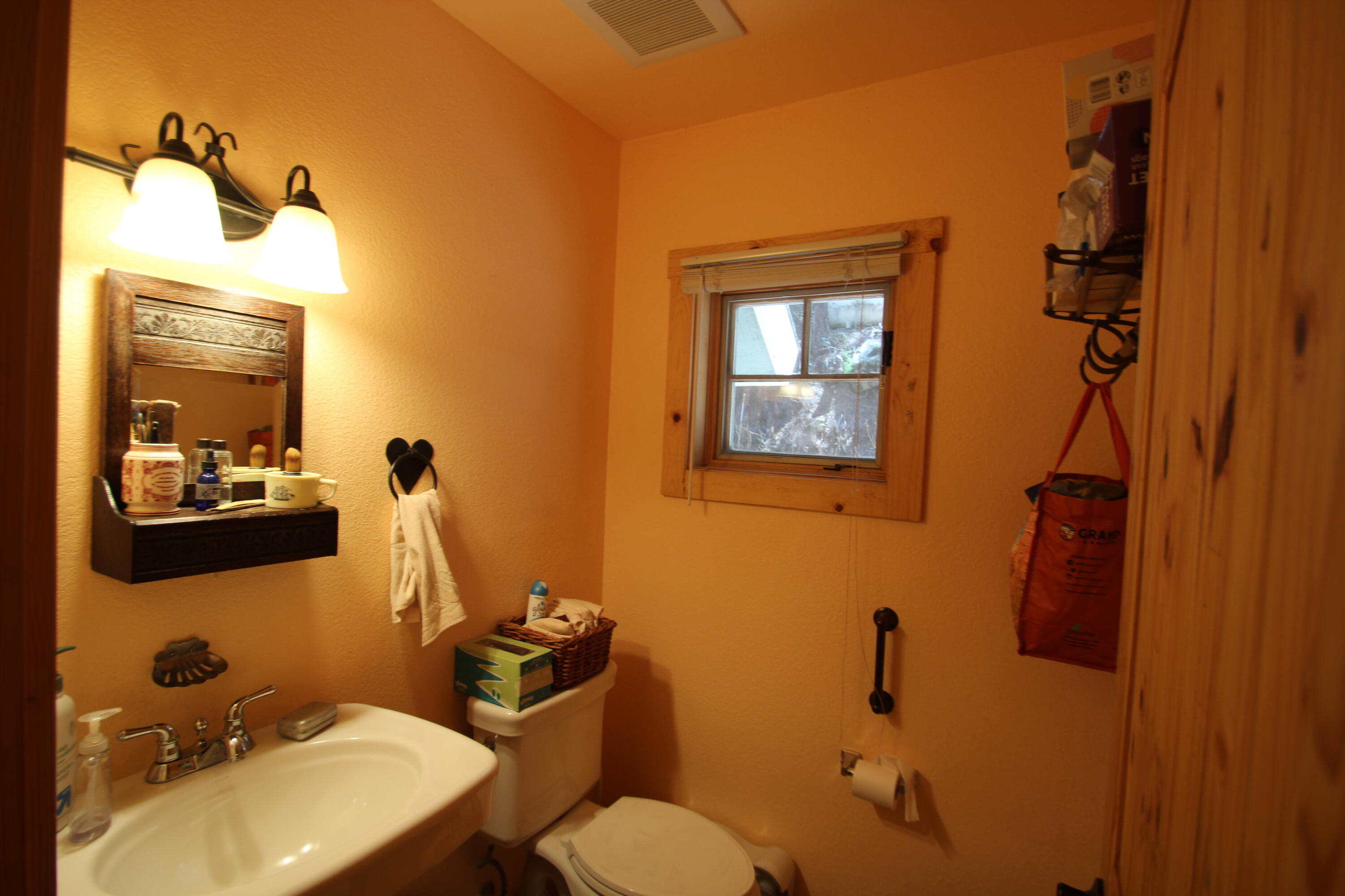 54838 Ponderosa Dr, Springville, CA 93265