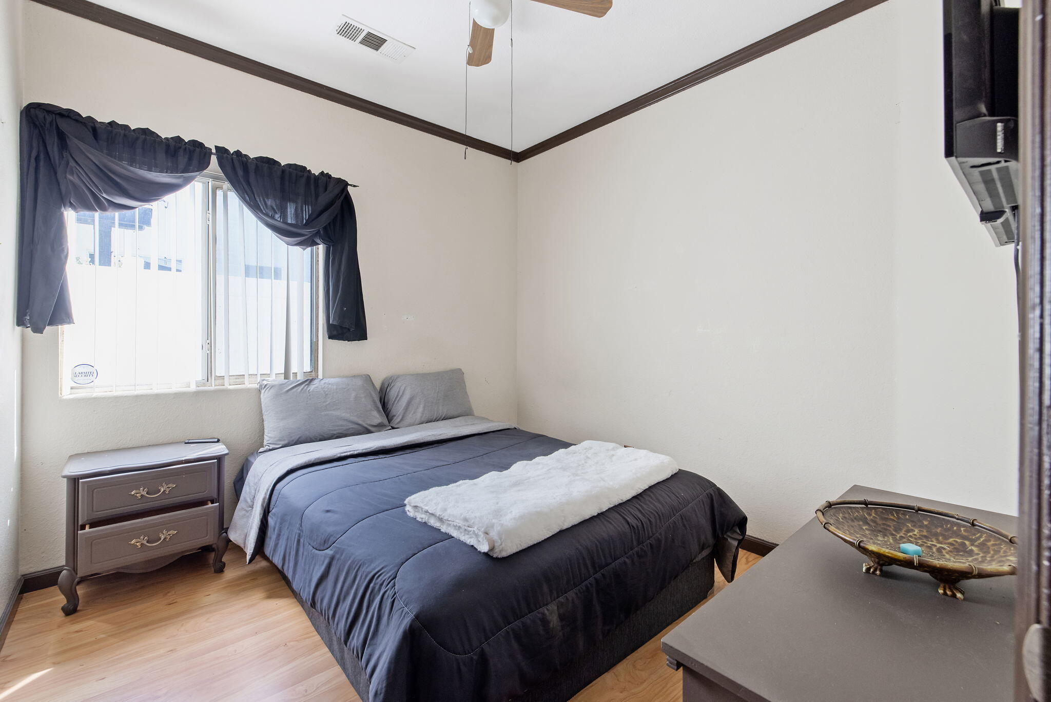 1481 Columbia, Tulare, CA 93274