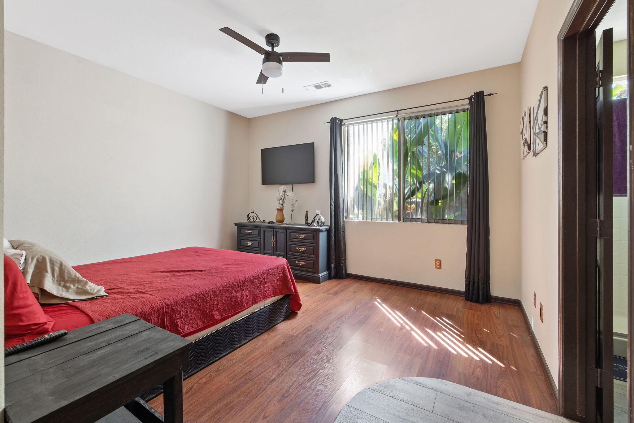 1481 Columbia, Tulare, CA 93274