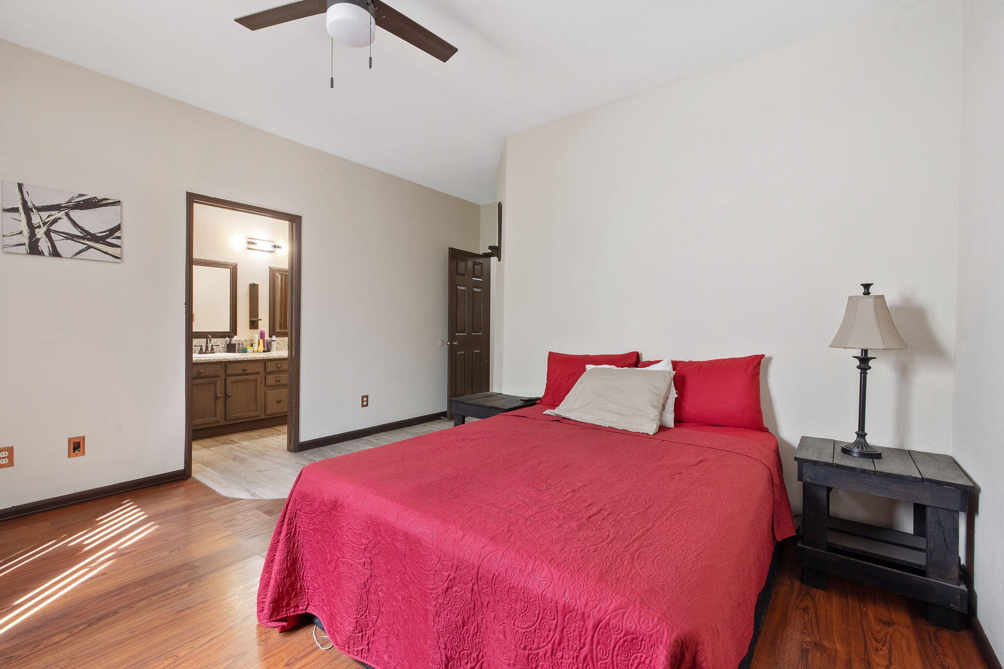 1481 Columbia, Tulare, CA 93274