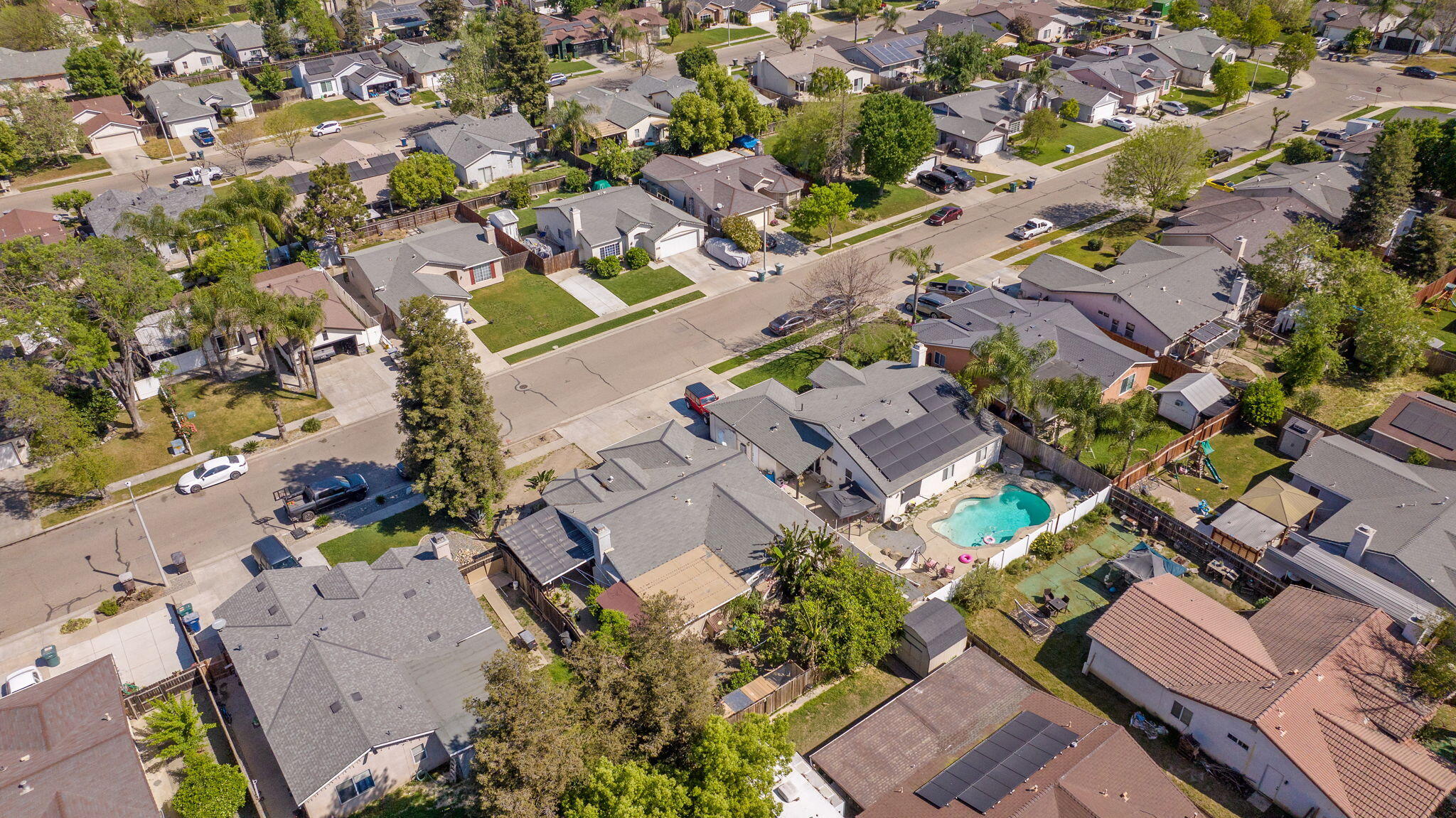 1481 Columbia, Tulare, CA 93274