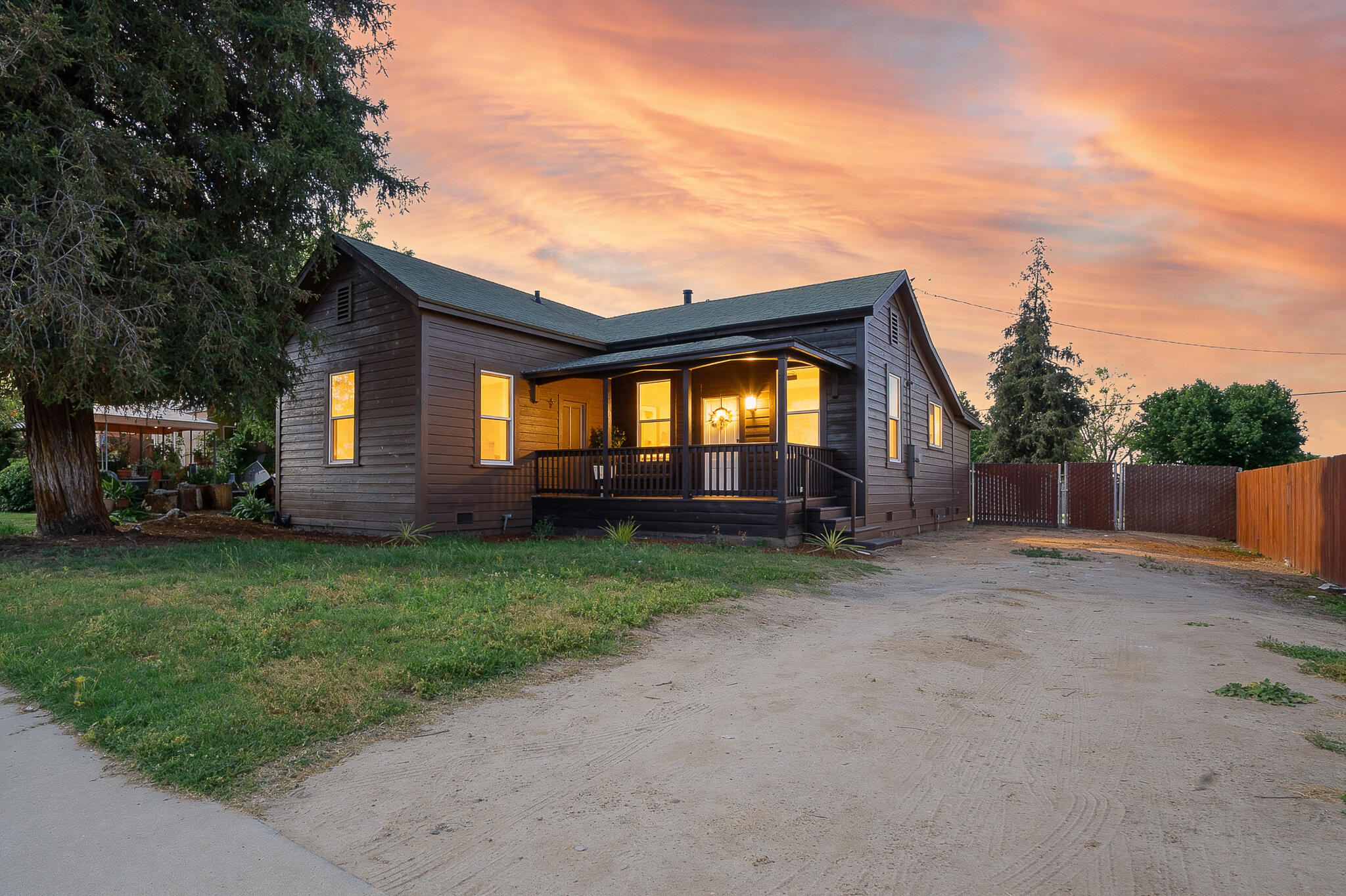 2232 Gaither St, Selma, CA 93662