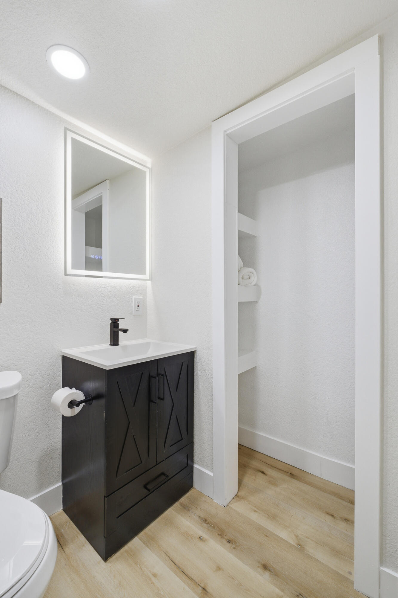 2232 Gaither St, Selma, CA 93662