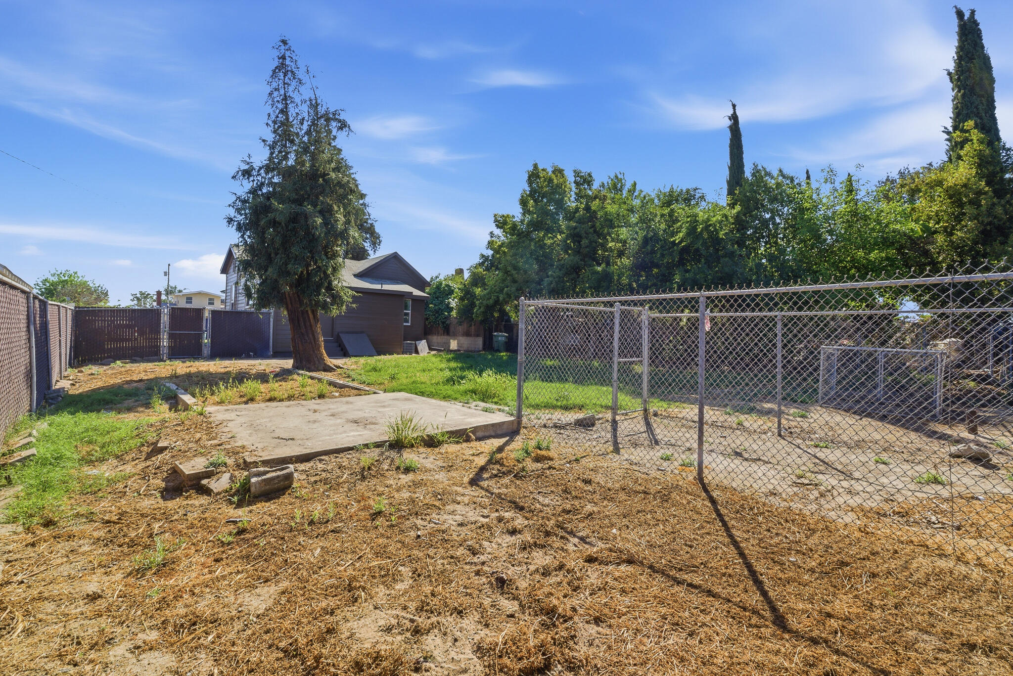 2232 Gaither St, Selma, CA 93662
