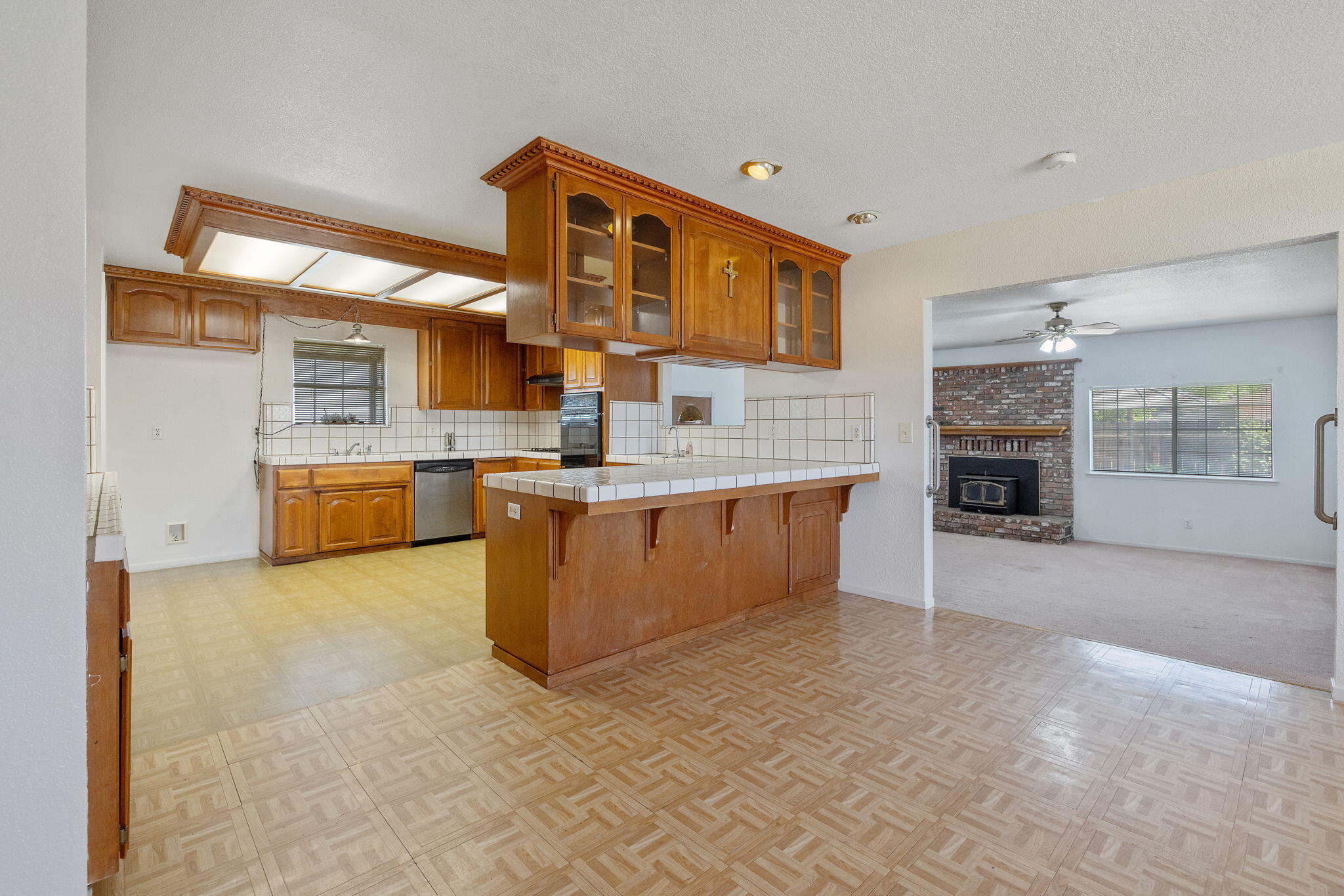 16808 Palmer Ave, Huron, CA 93234