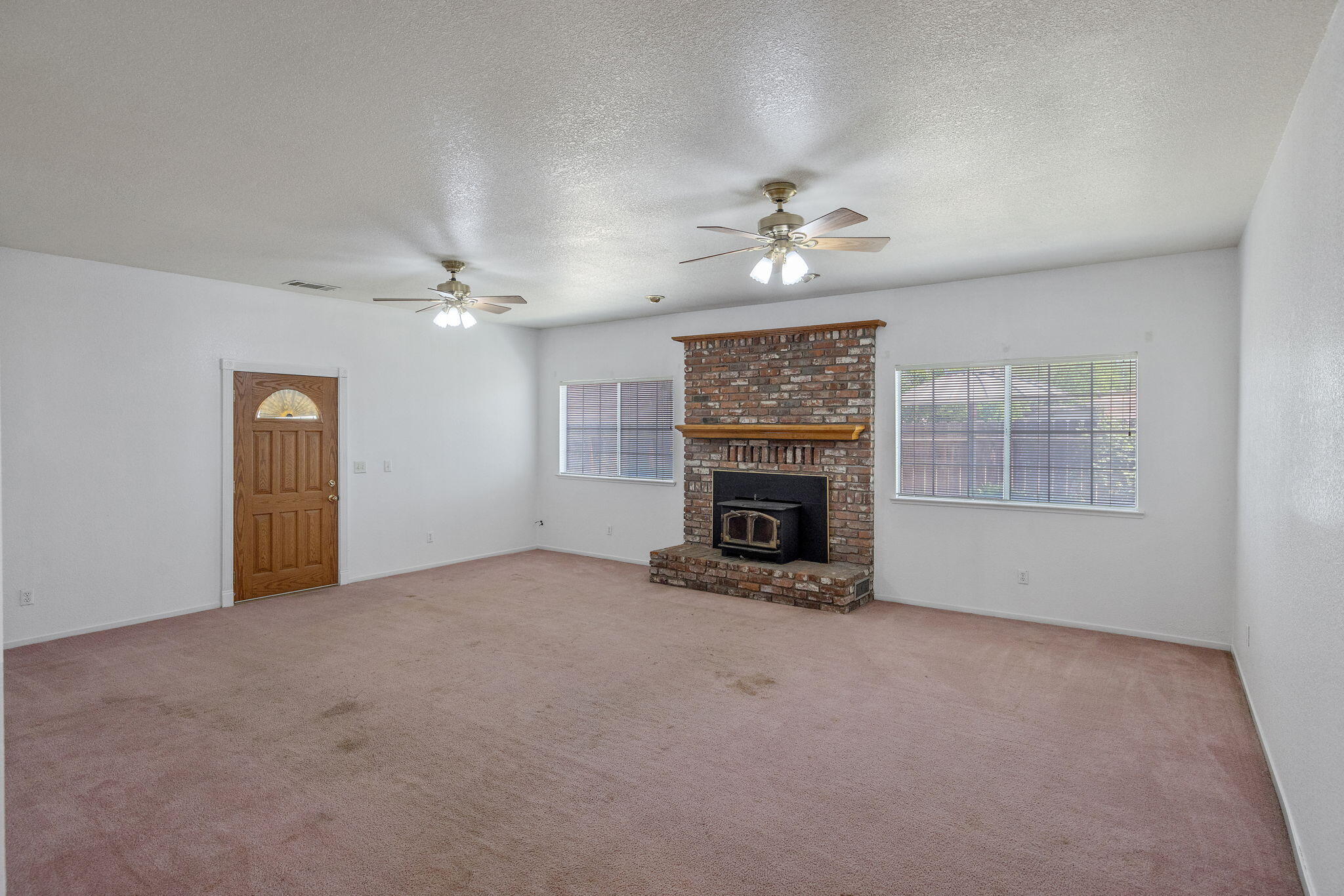 16808 Palmer Ave, Huron, CA 93234