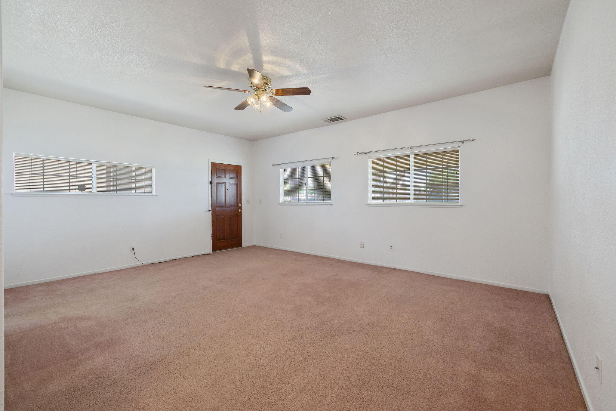 16808 Palmer Ave, Huron, CA 93234