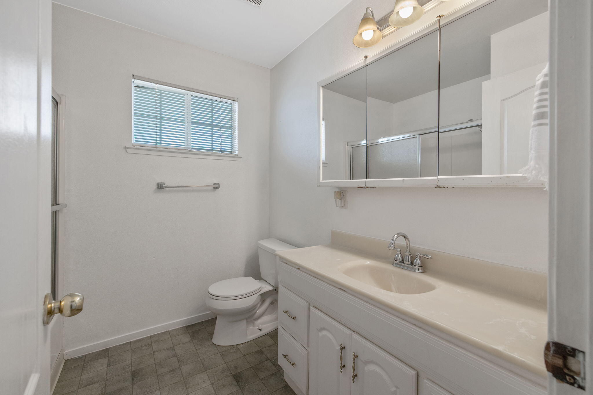 16808 Palmer Ave, Huron, CA 93234