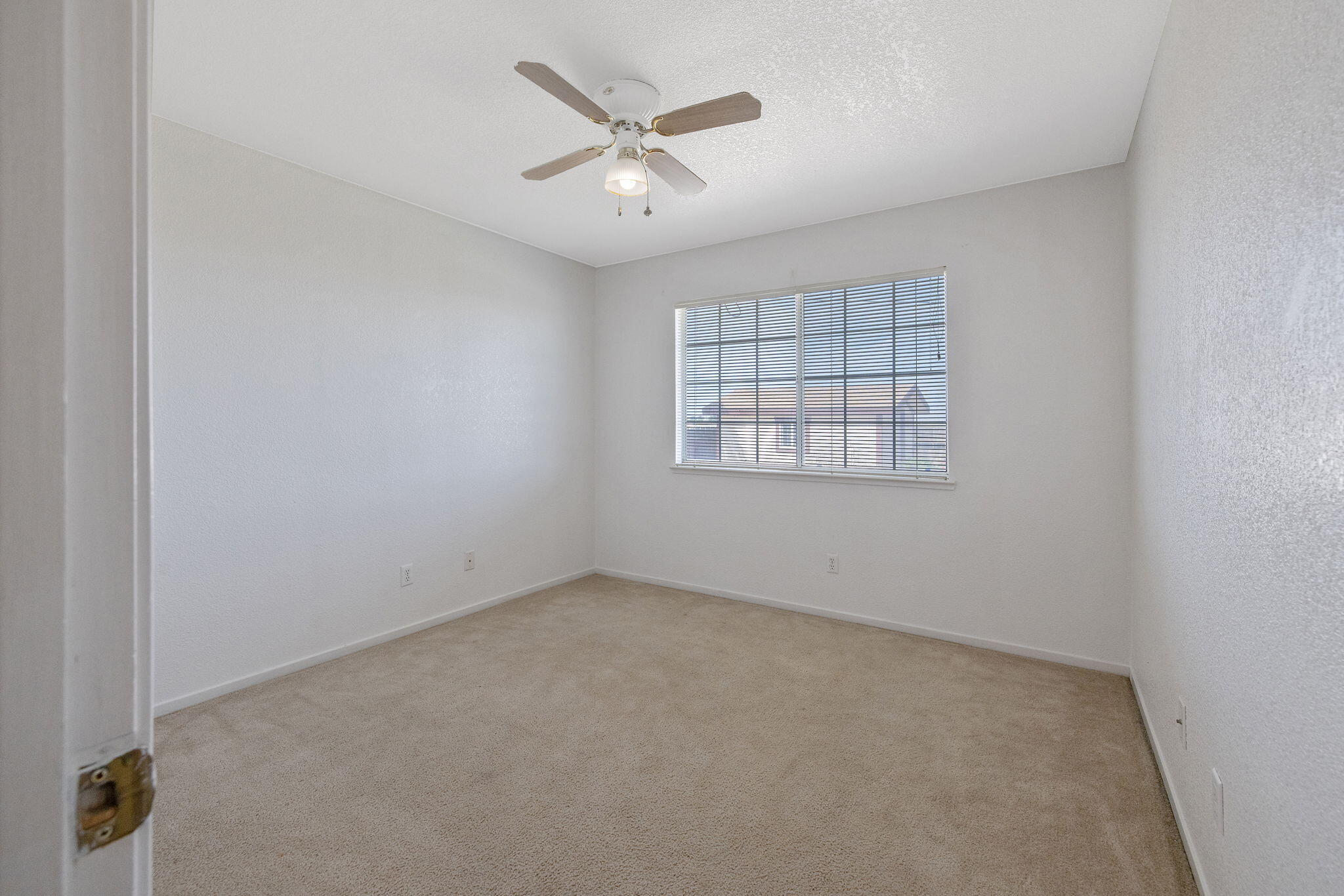 16808 Palmer Ave, Huron, CA 93234