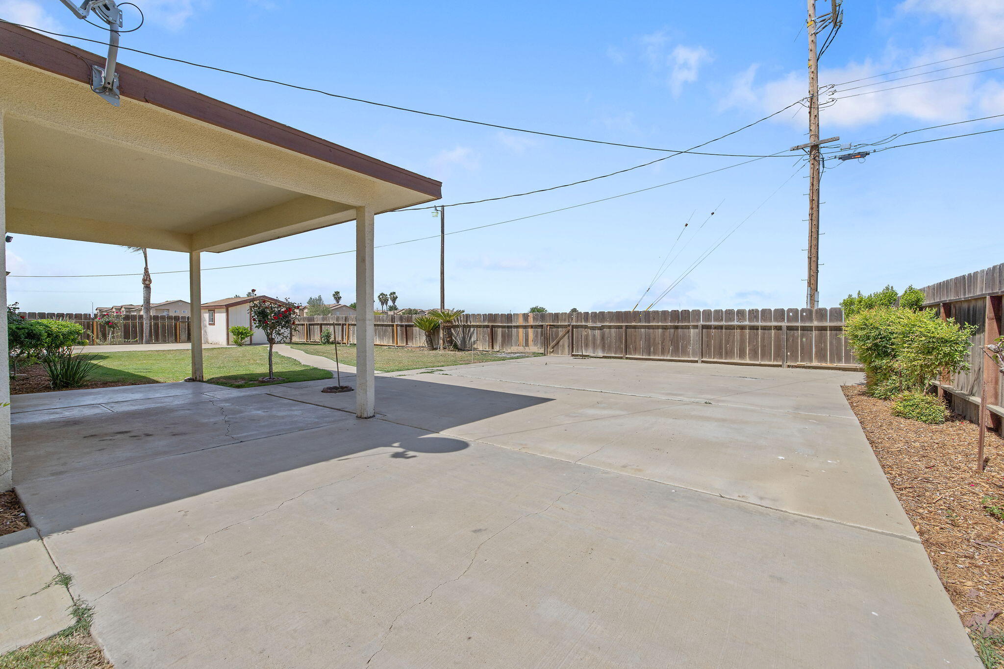 16808 Palmer Ave, Huron, CA 93234