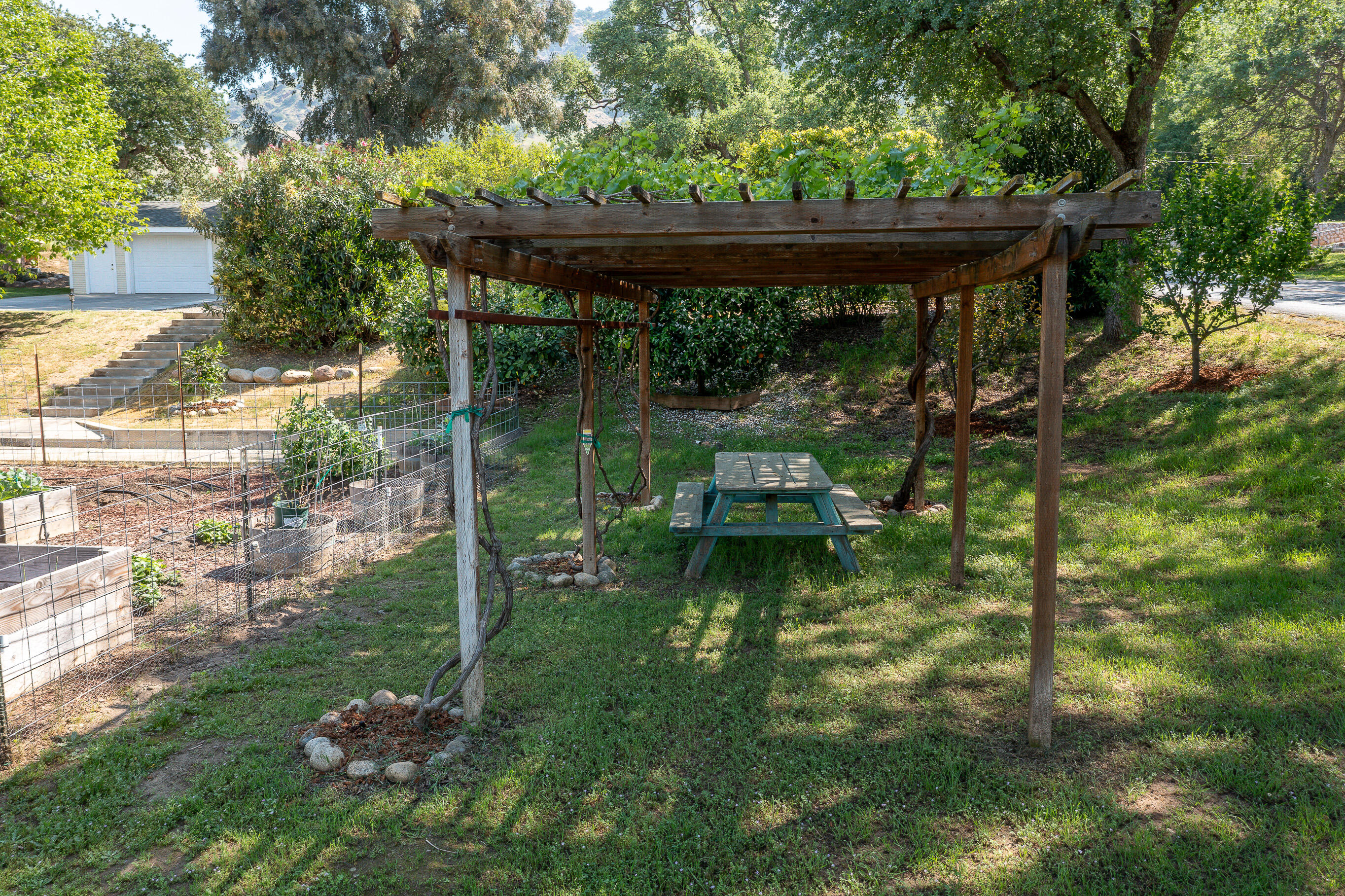 40926 Old Three Rivers Rd, Three Rivers, CA 93271