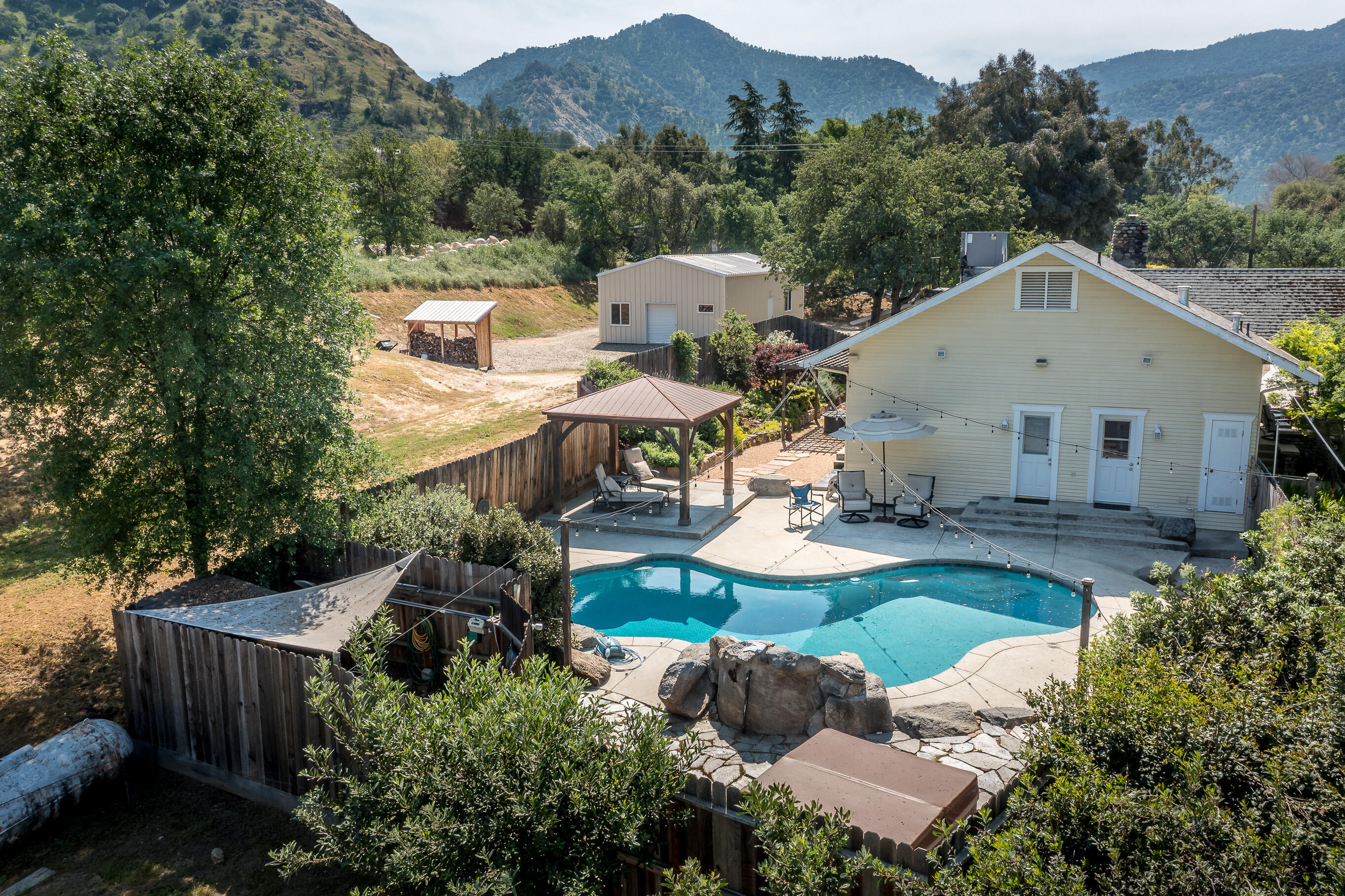 40926 Old Three Rivers Rd, Three Rivers, CA 93271