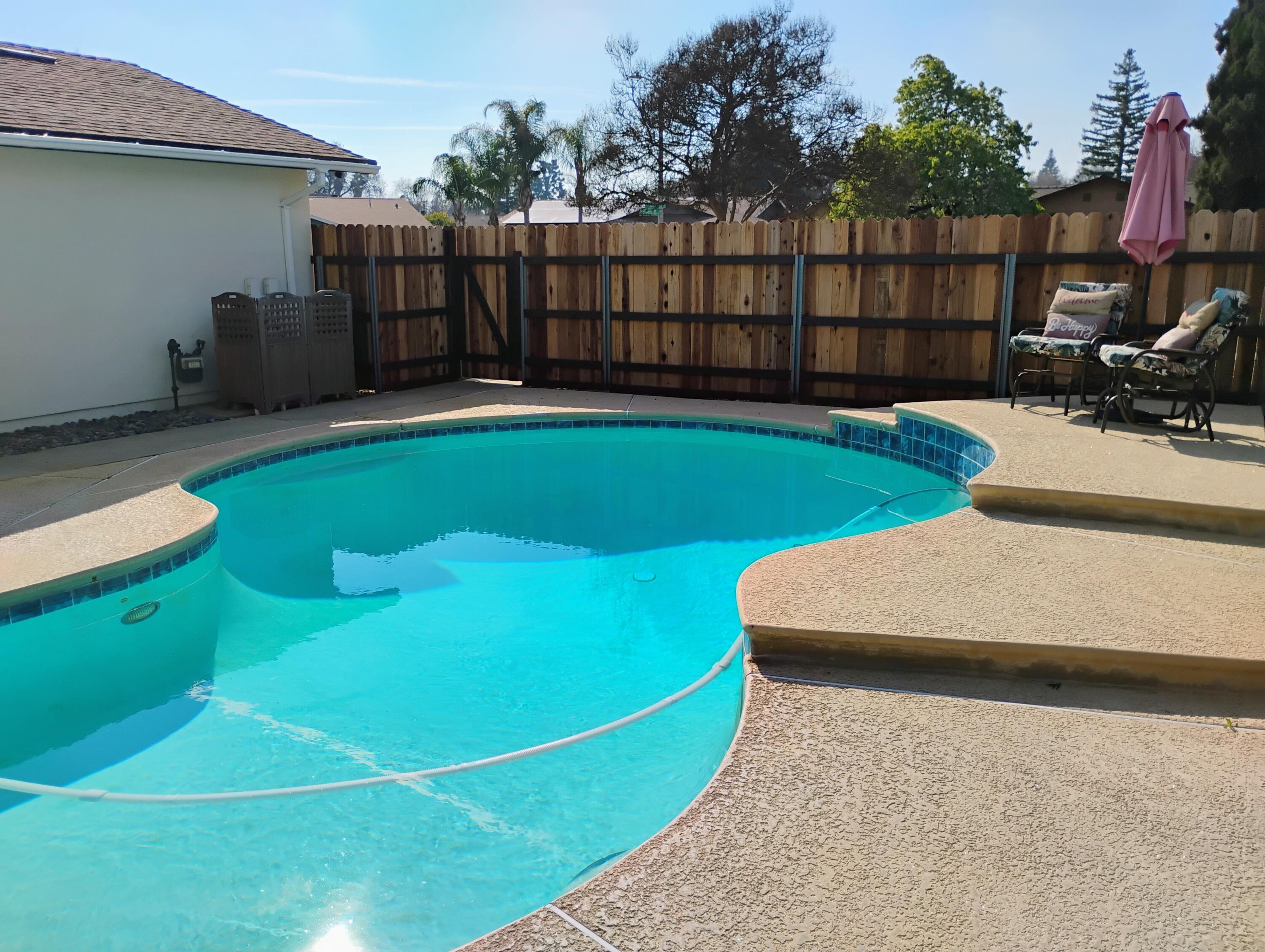 4132 W Robinwood Ave, Visalia, CA 93291