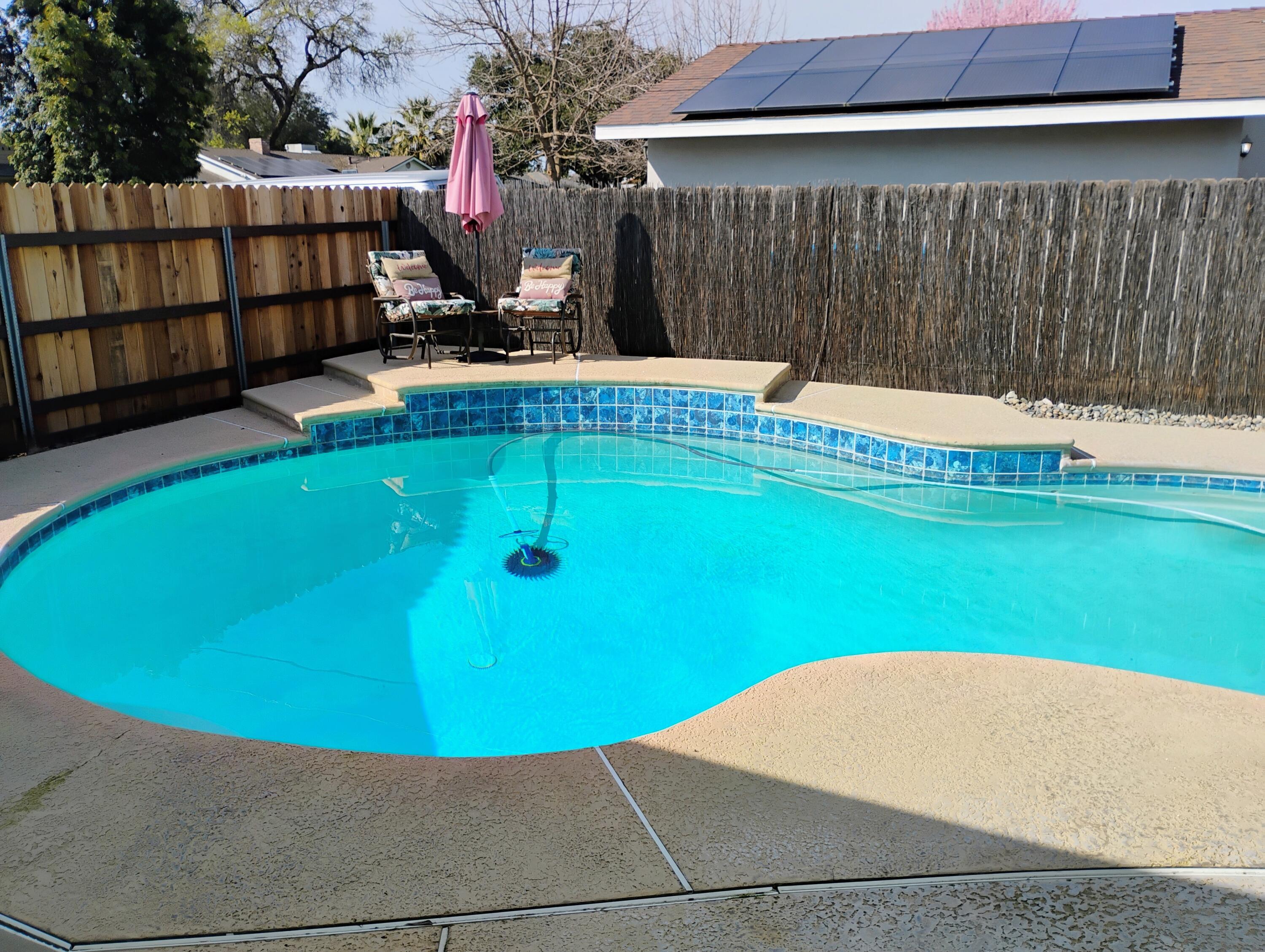 4132 W Robinwood Ave, Visalia, CA 93291