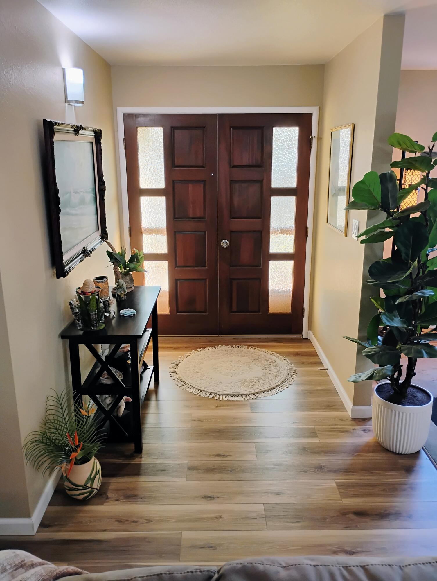 4132 W Robinwood Ave, Visalia, CA 93291