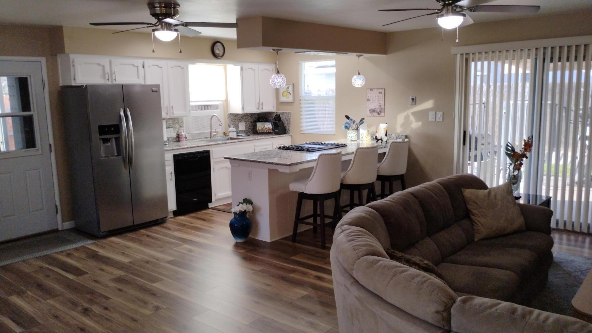 4132 W Robinwood Ave, Visalia, CA 93291