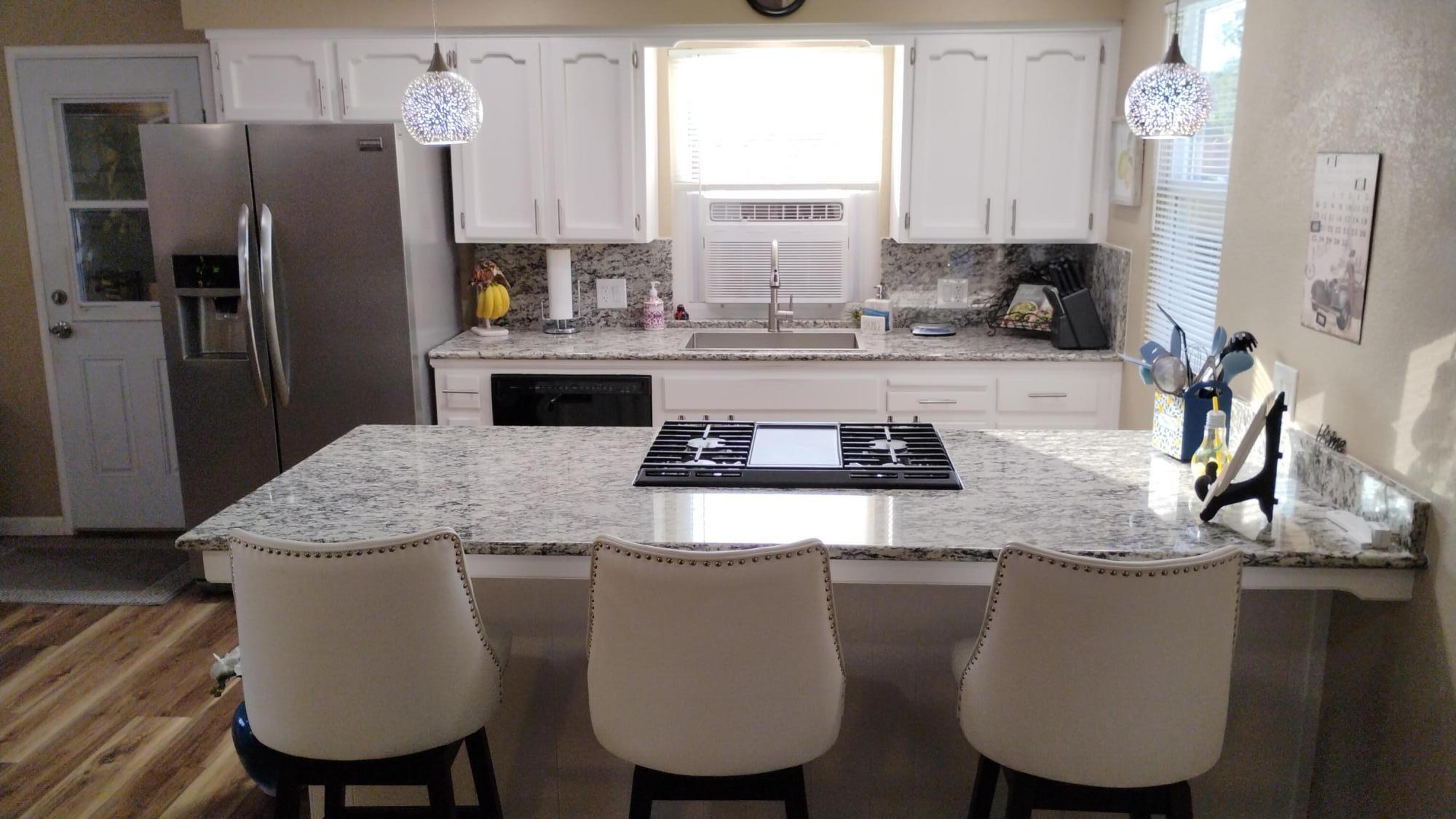 4132 W Robinwood Ave, Visalia, CA 93291