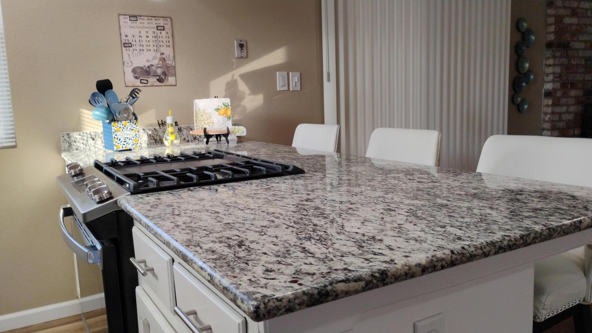 4132 W Robinwood Ave, Visalia, CA 93291