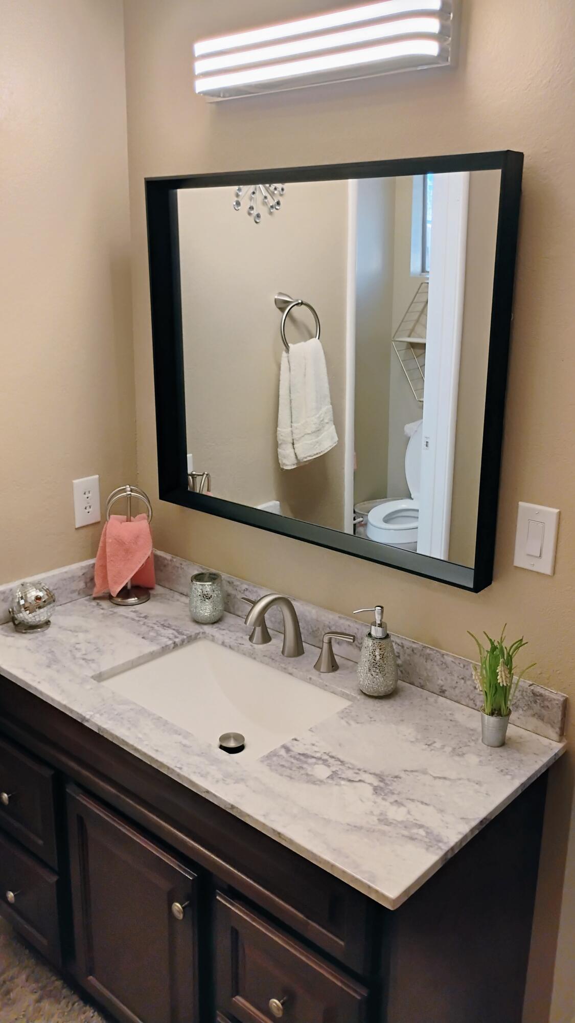 4132 W Robinwood Ave, Visalia, CA 93291