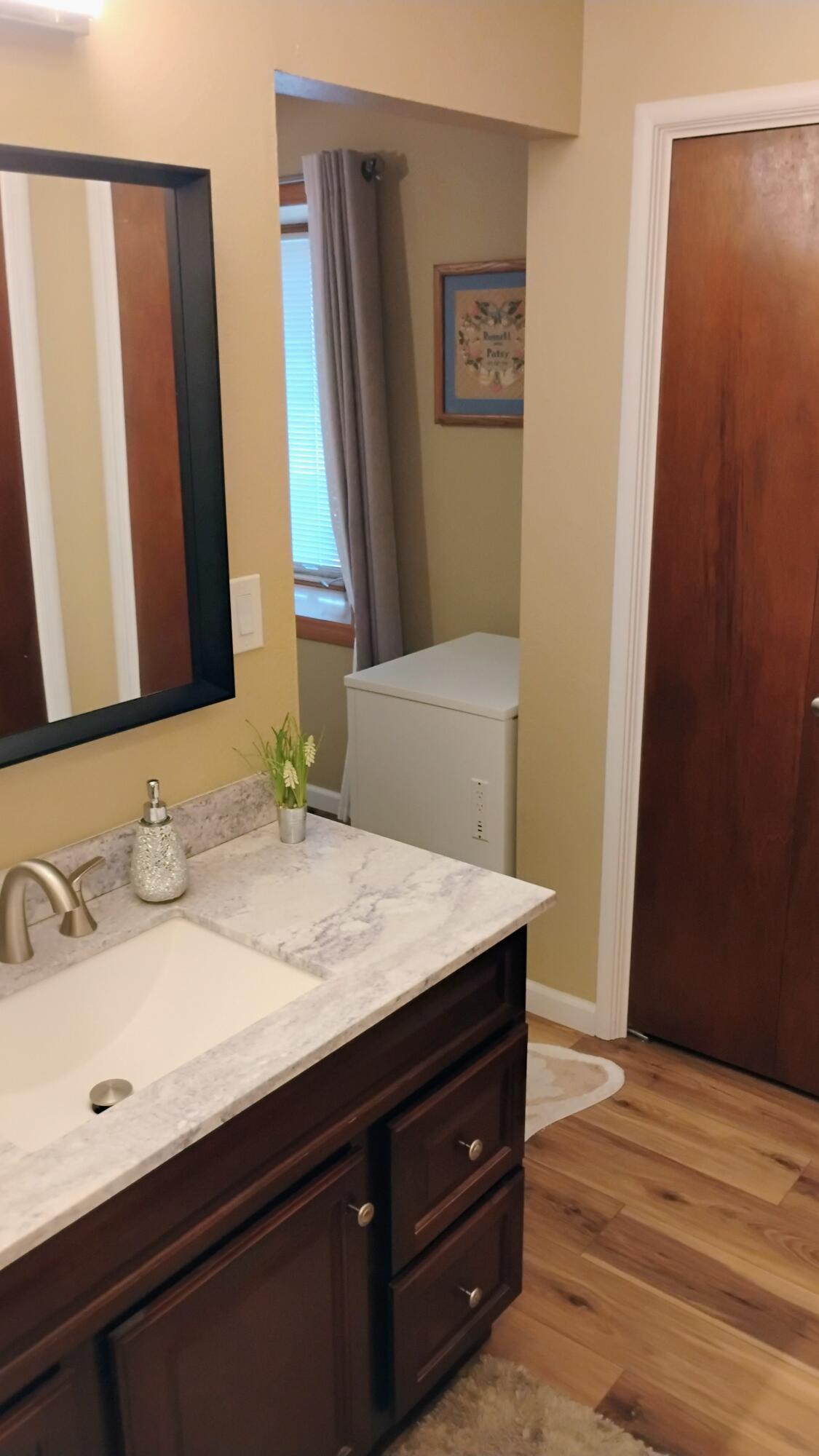 4132 W Robinwood Ave, Visalia, CA 93291