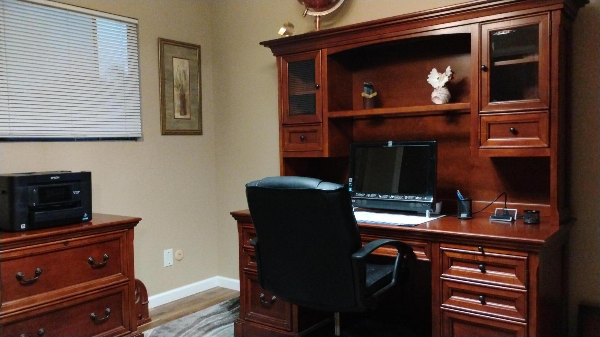 4132 W Robinwood Ave, Visalia, CA 93291