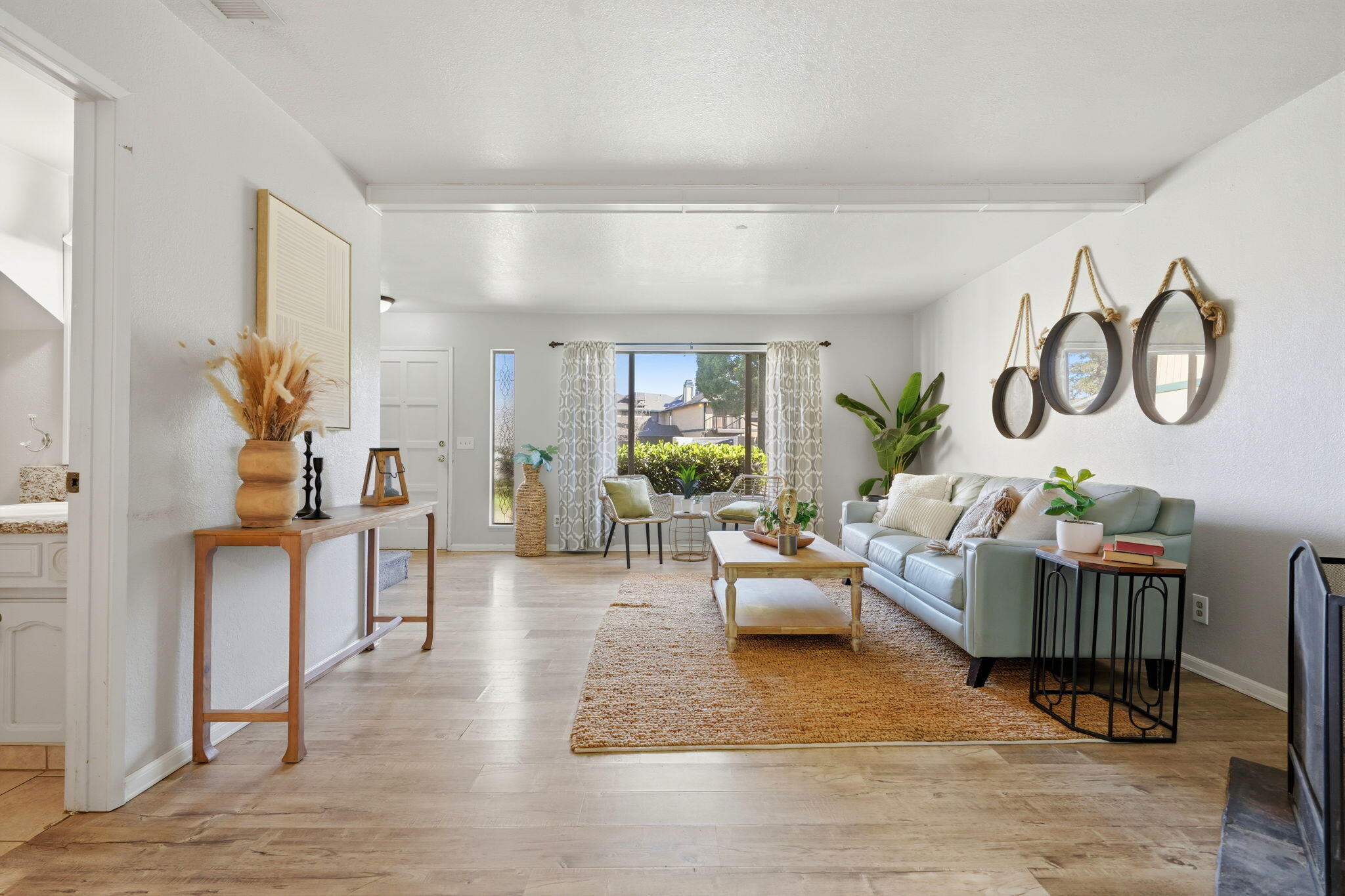 331 N Capitola Ct #4, Porterville, CA 93257