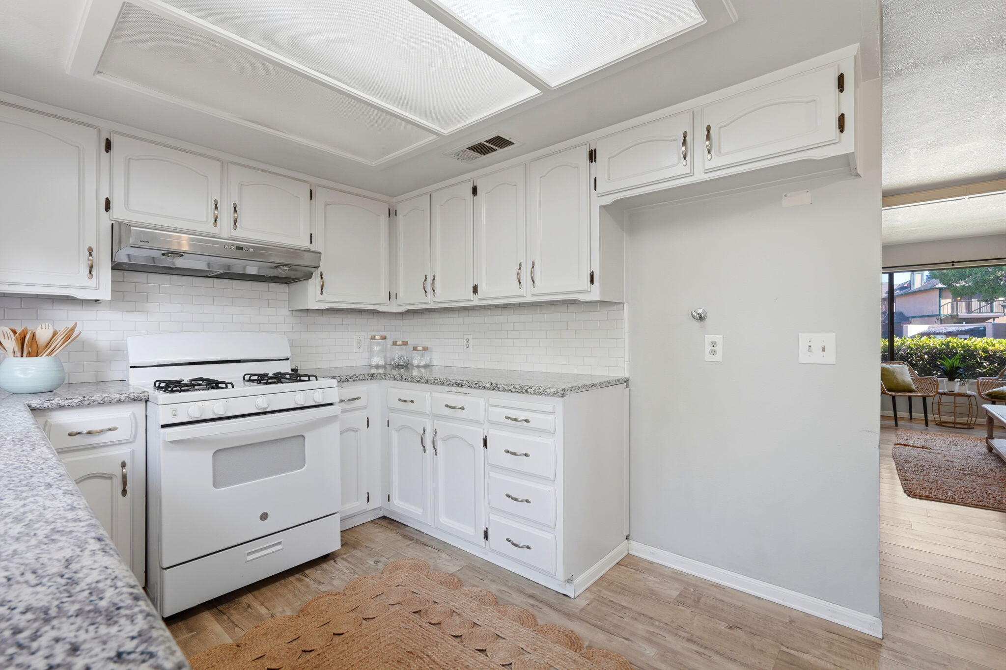 331 N Capitola Ct #4, Porterville, CA 93257