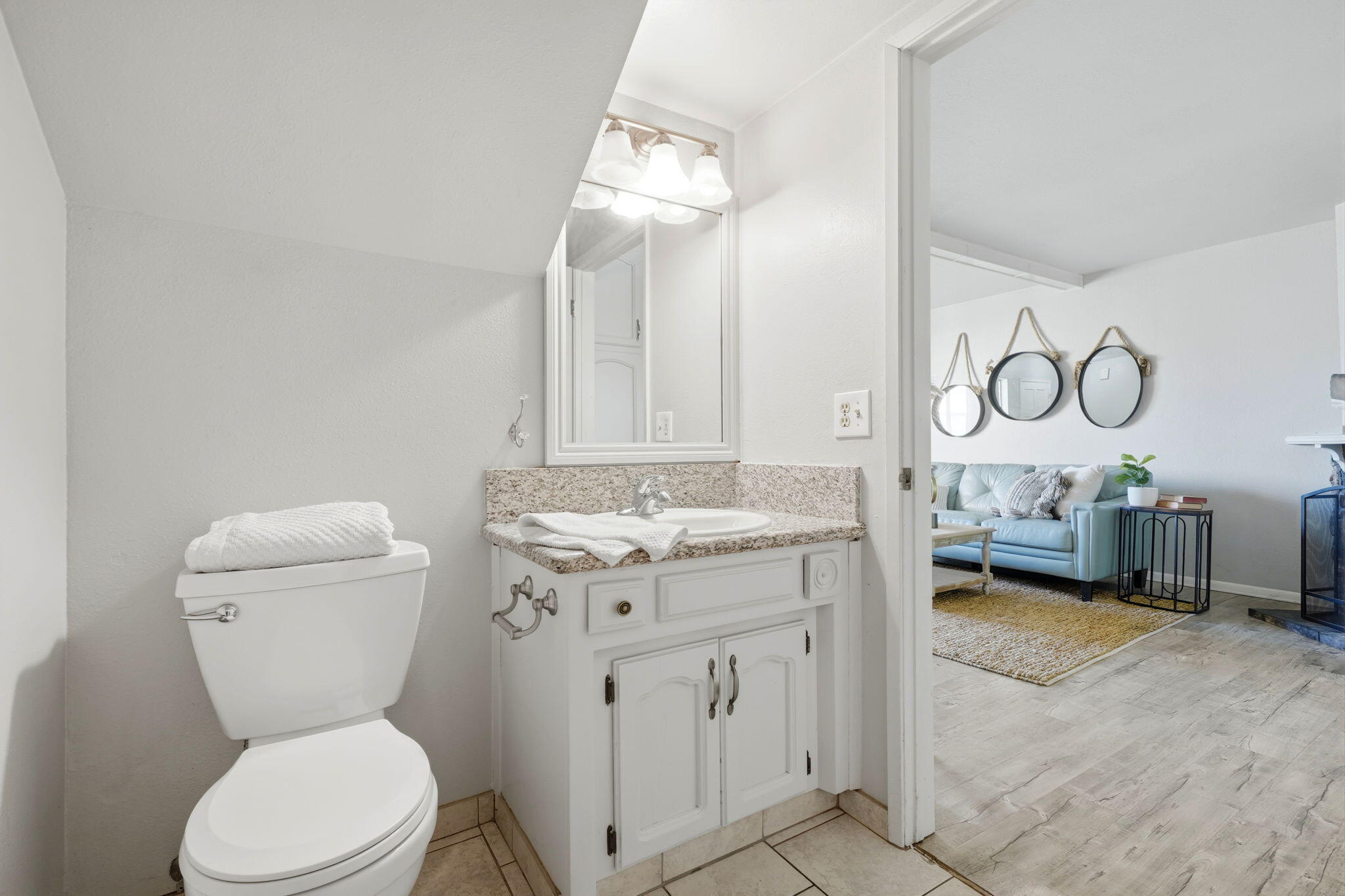 331 N Capitola Ct #4, Porterville, CA 93257