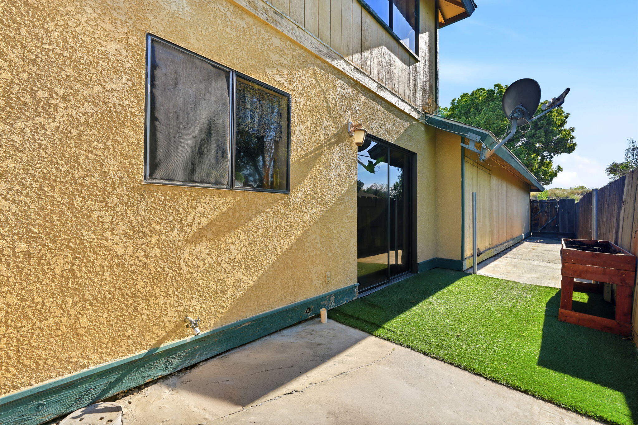 331 N Capitola Ct #4, Porterville, CA 93257