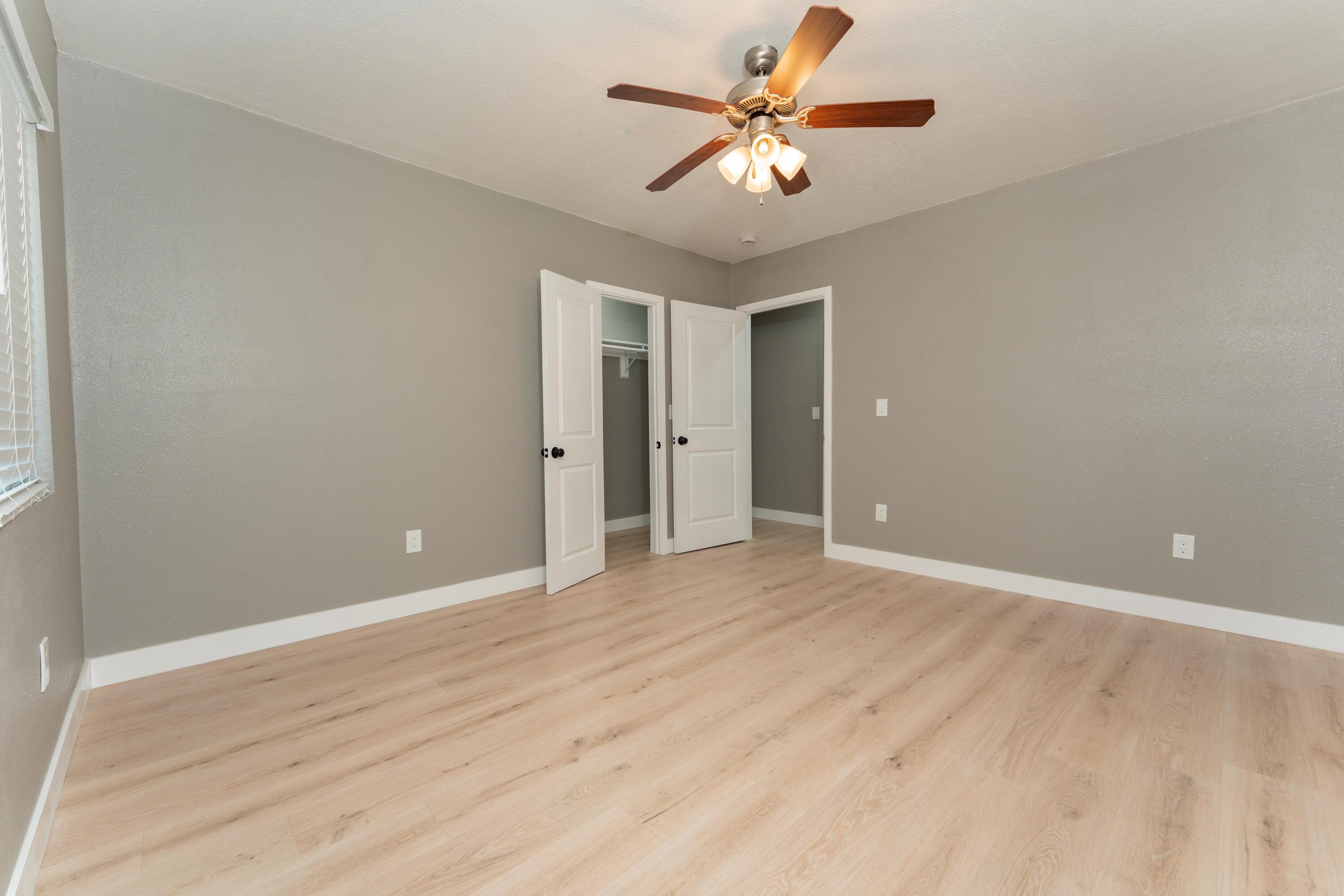 1026 E Tulare Ave, Tulare, CA 93274