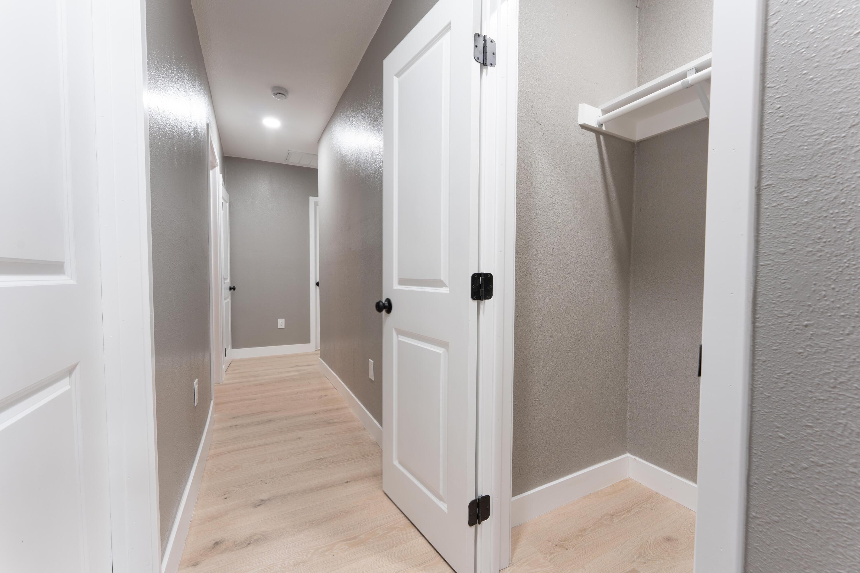 1026 E Tulare Ave, Tulare, CA 93274