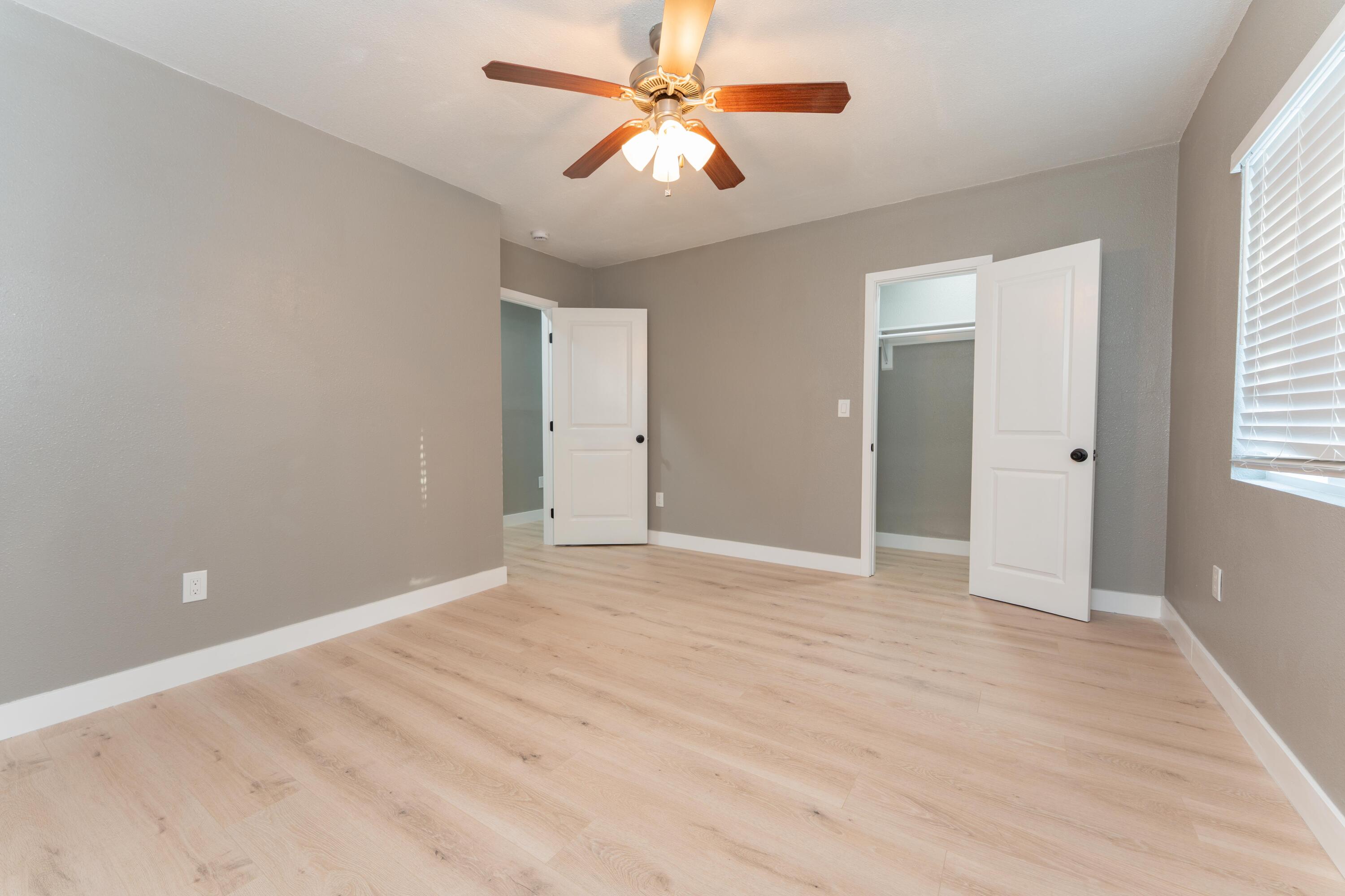 1026 E Tulare Ave, Tulare, CA 93274