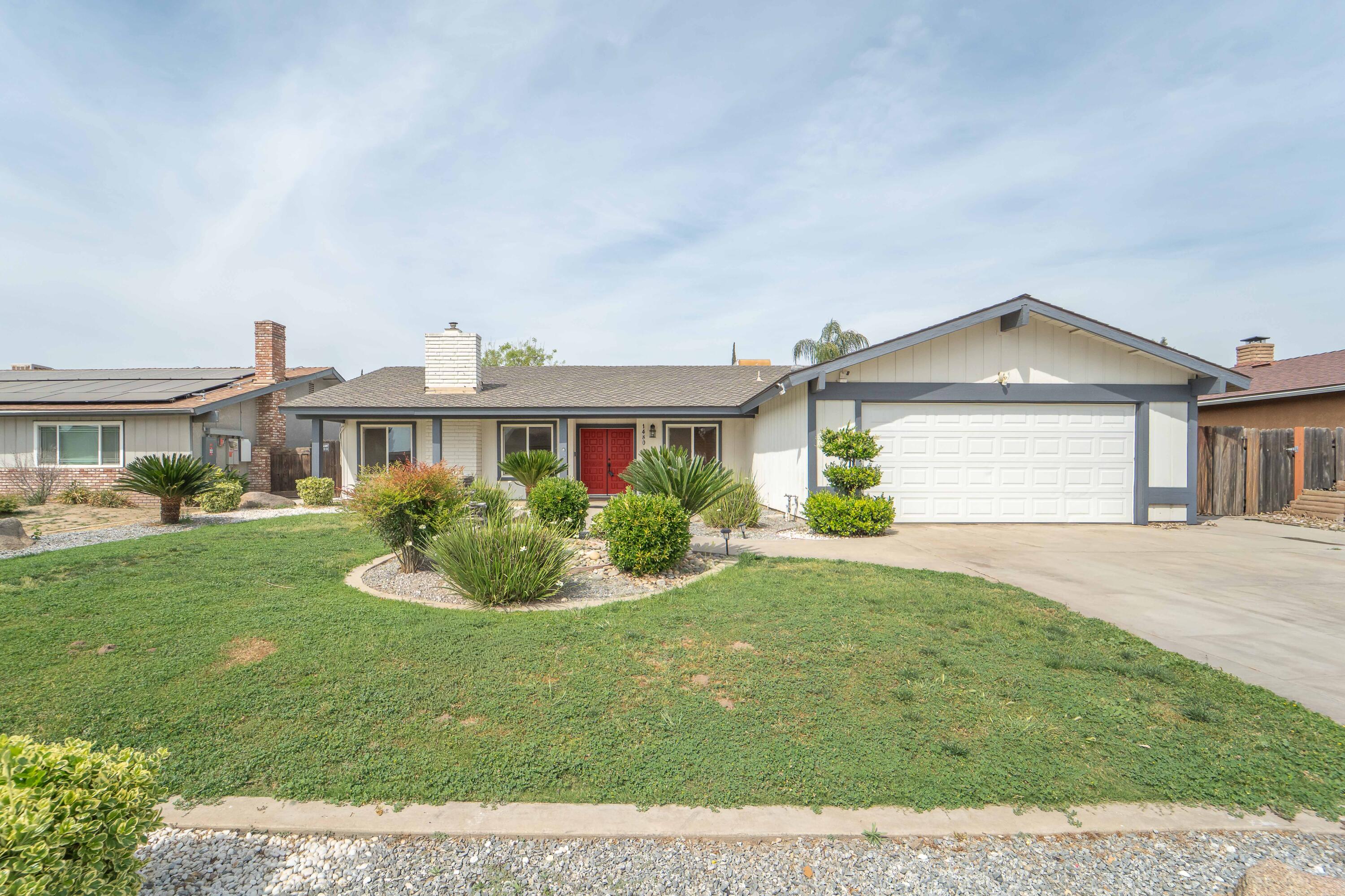 1480 W Heritage Ave, Porterville, CA 93257