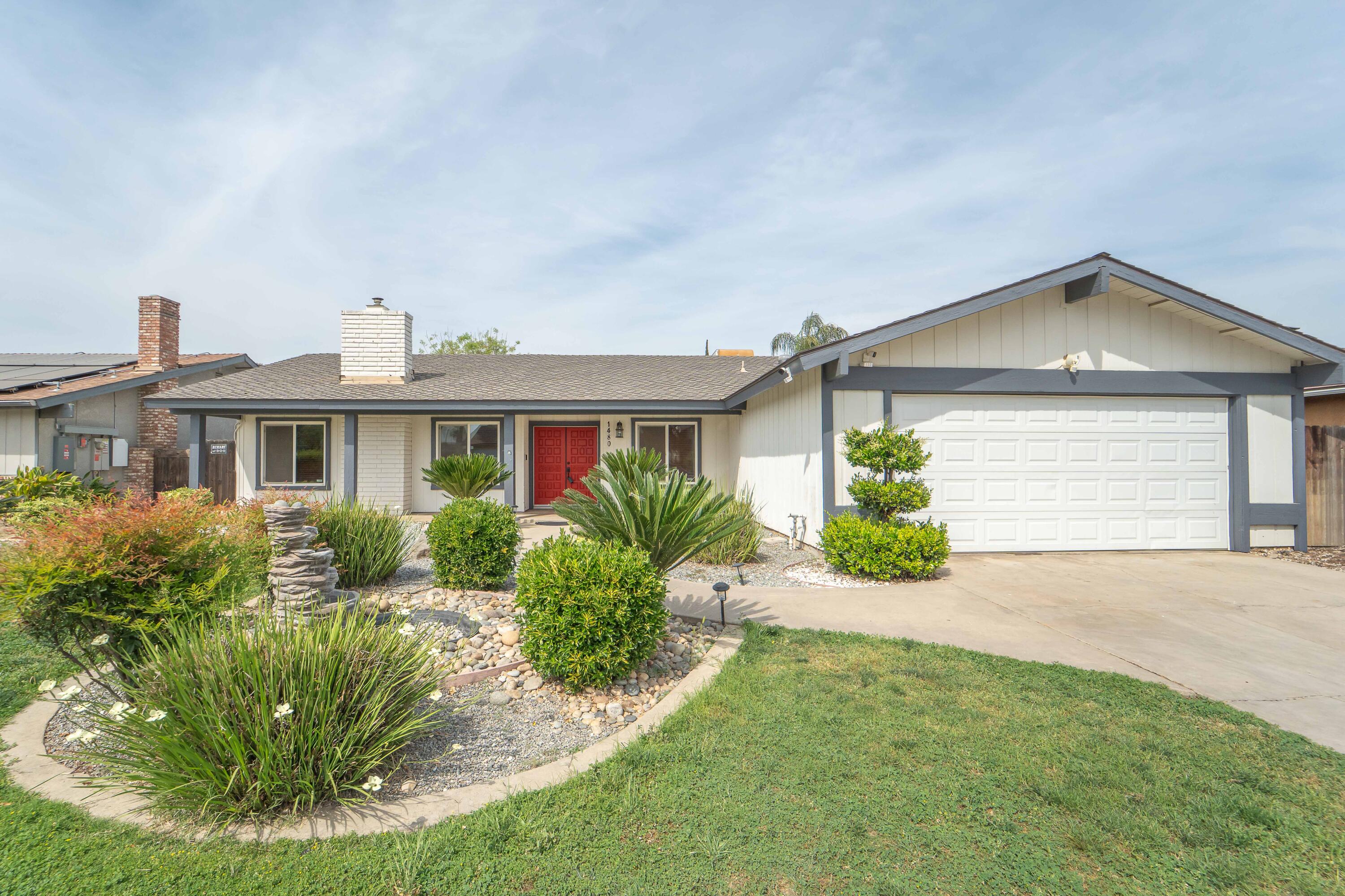 1480 W Heritage Ave, Porterville, CA 93257
