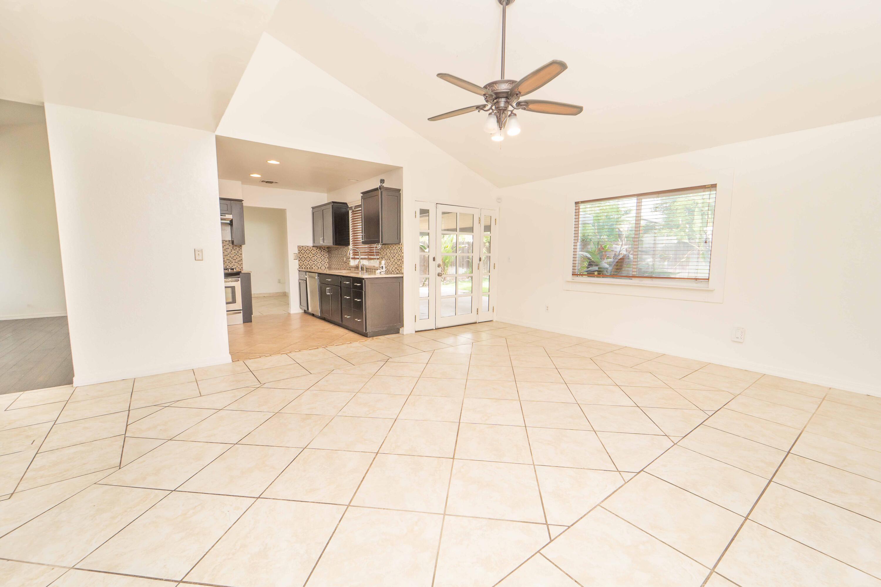 1480 W Heritage Ave, Porterville, CA 93257