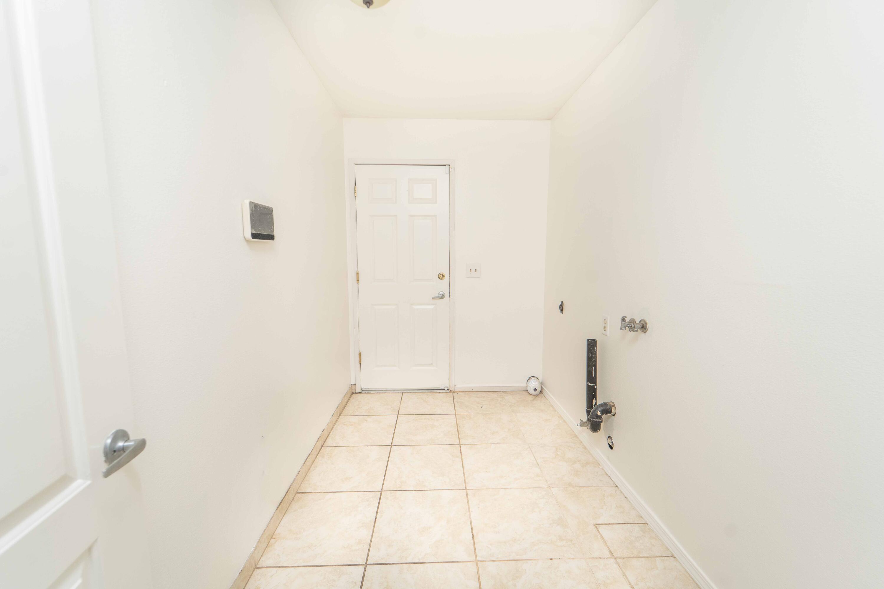 1480 W Heritage Ave, Porterville, CA 93257