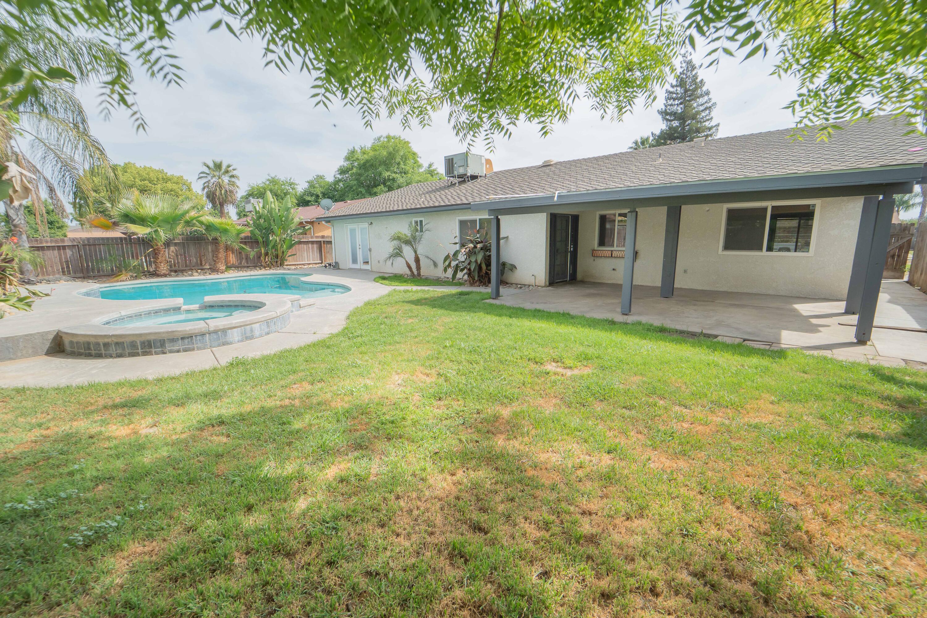 1480 W Heritage Ave, Porterville, CA 93257