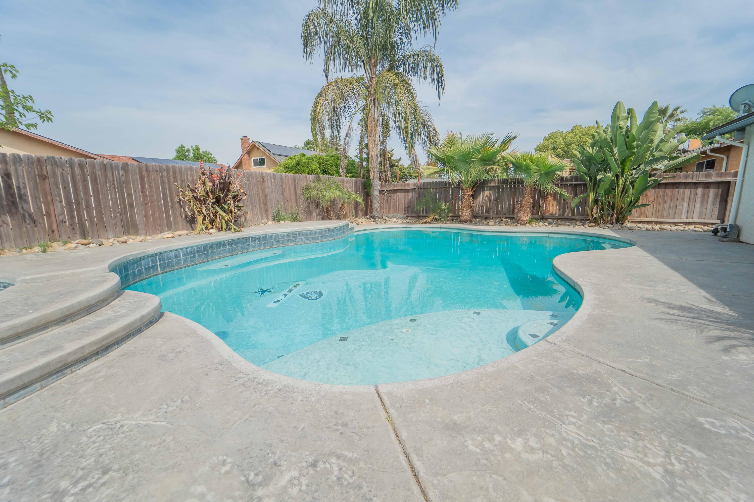 1480 W Heritage Ave, Porterville, CA 93257