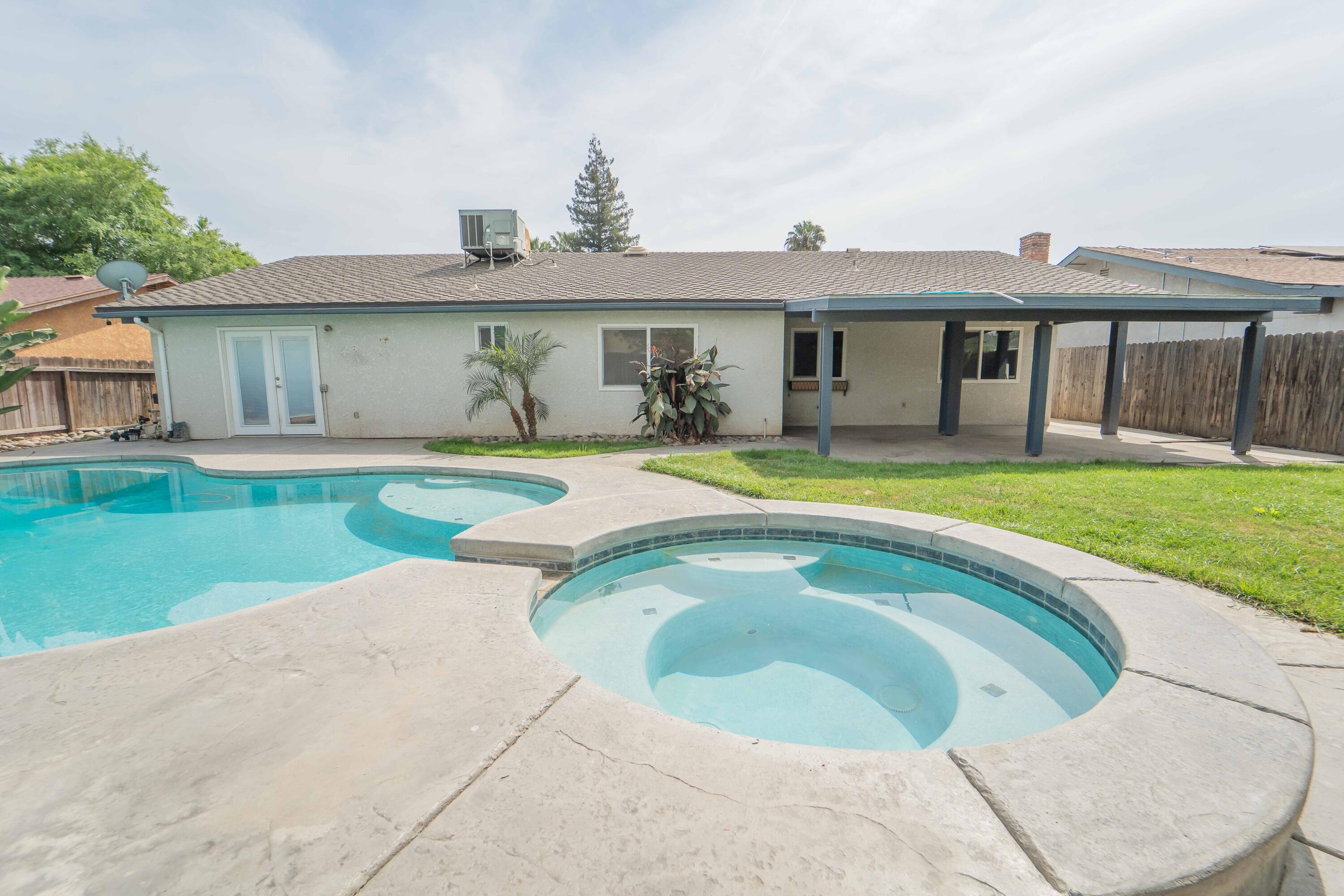 1480 W Heritage Ave, Porterville, CA 93257