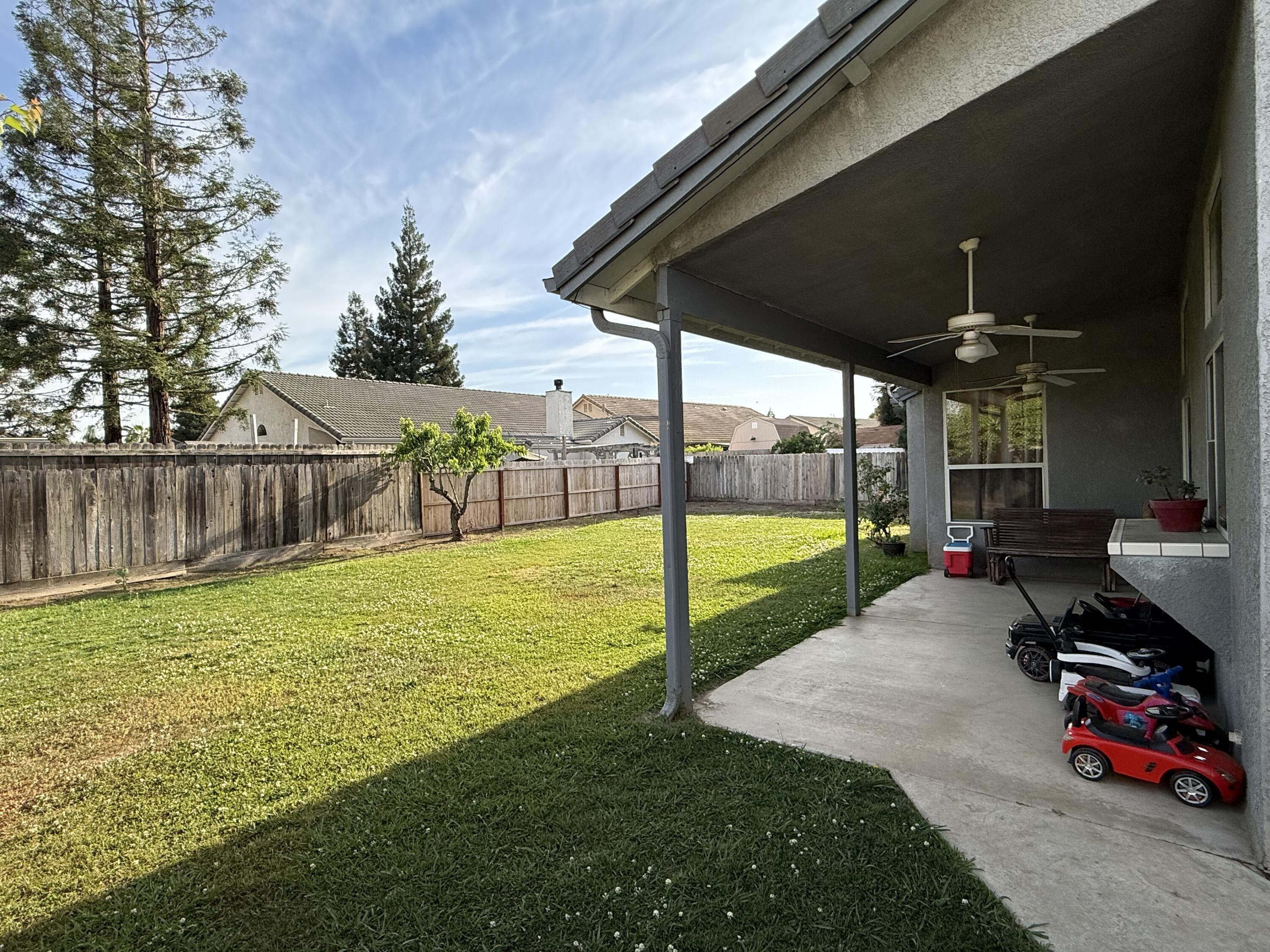 2537 W Clinton Ave, Visalia, CA 93291