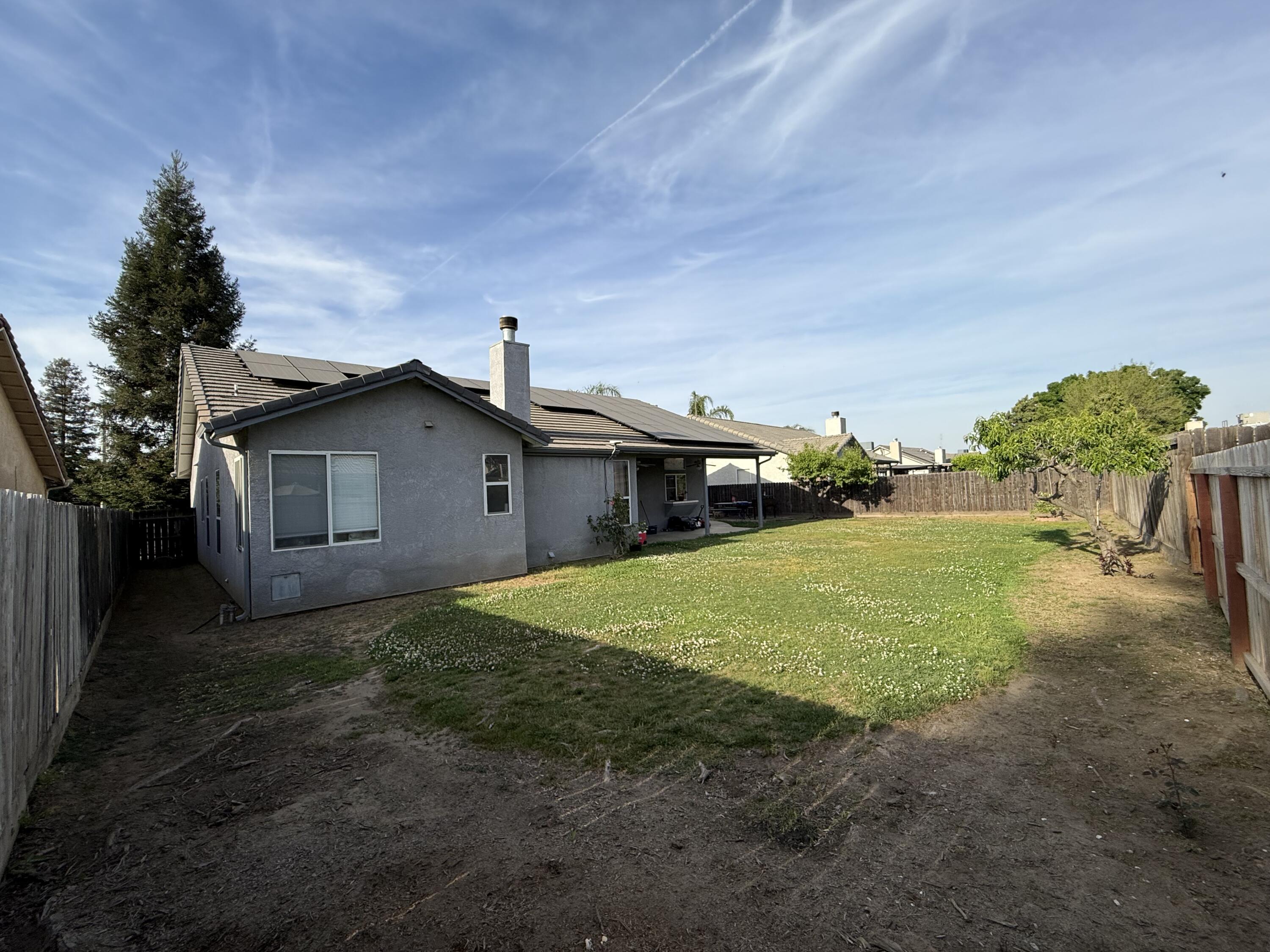 2537 W Clinton Ave, Visalia, CA 93291