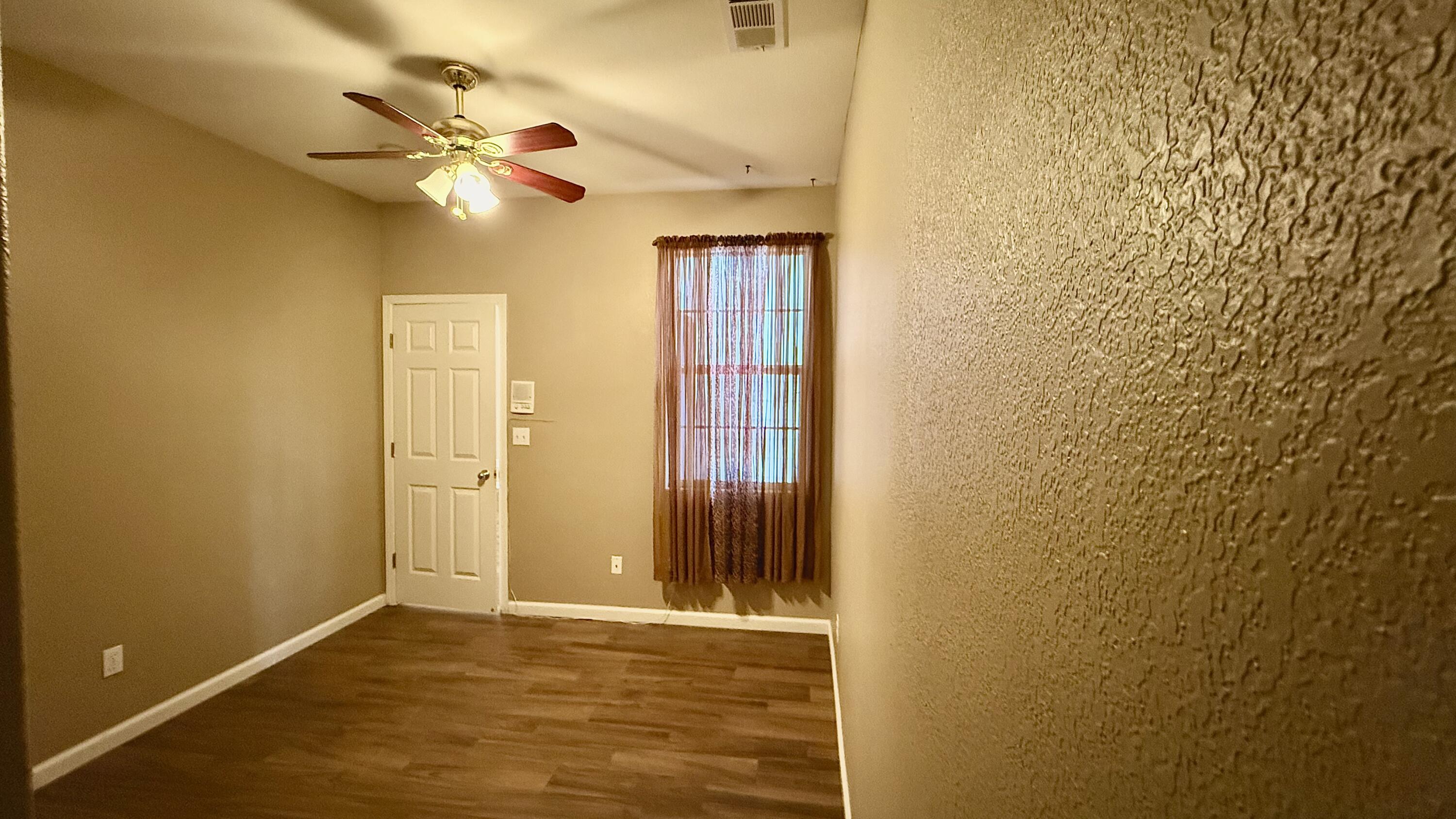 2537 W Clinton Ave, Visalia, CA 93291