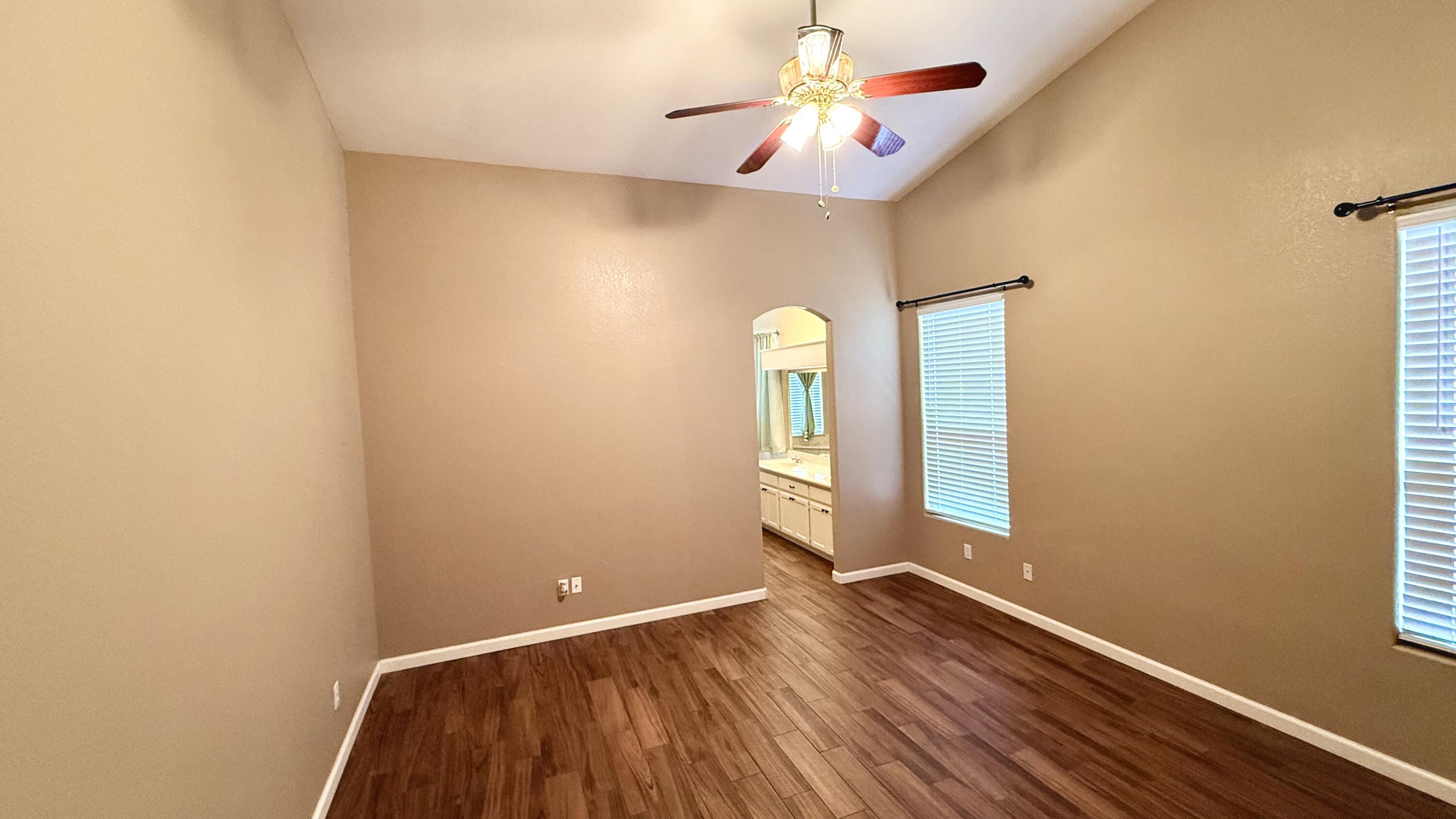 2537 W Clinton Ave, Visalia, CA 93291