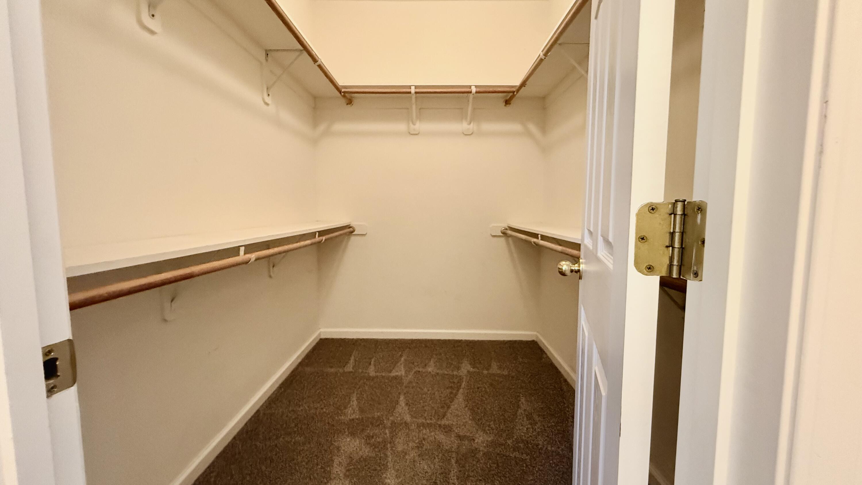 2537 W Clinton Ave, Visalia, CA 93291