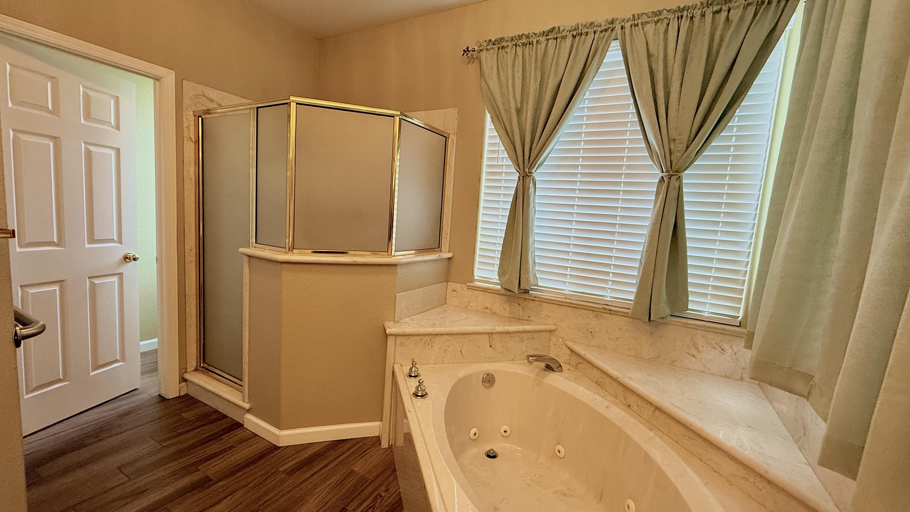 2537 W Clinton Ave, Visalia, CA 93291