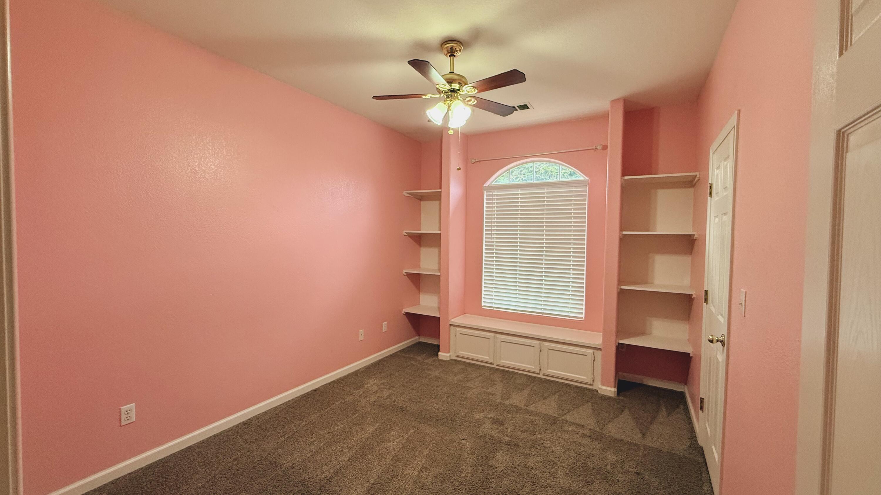 2537 W Clinton Ave, Visalia, CA 93291